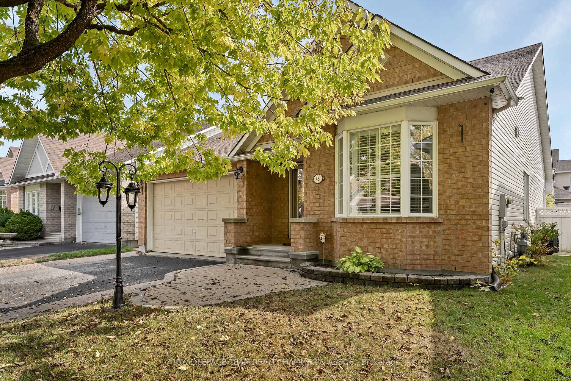 Front of 43 Settler's Ridge Way