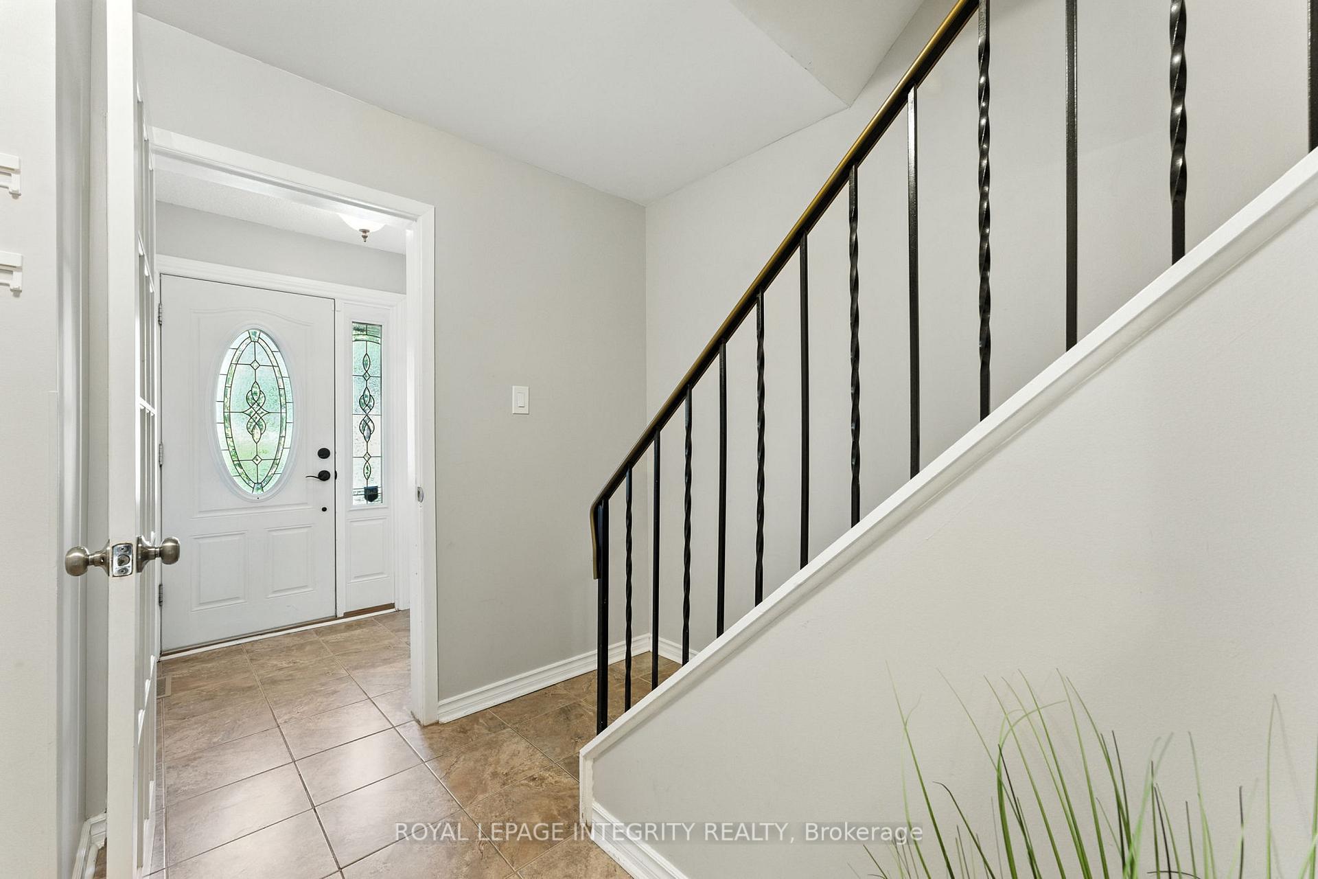 Photo 3 of 1 Baneberry Crescent, Ottawa, Kanata - Glencairn/Hazeldean — HOMEH