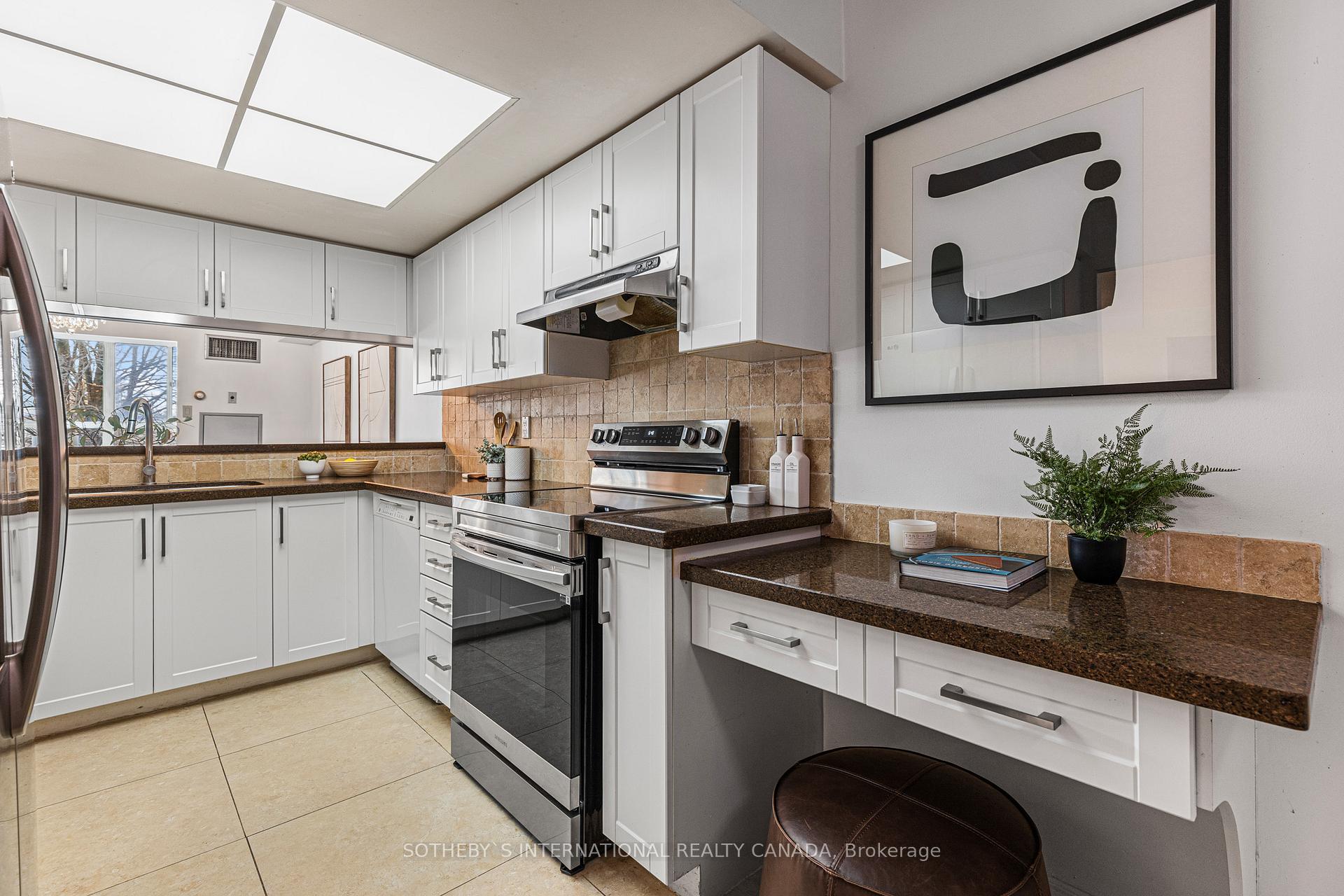 Photo 38 of Unit 215, 7905 Bayview Avenue, Markham, Aileen-Willowbrook — HOMEH