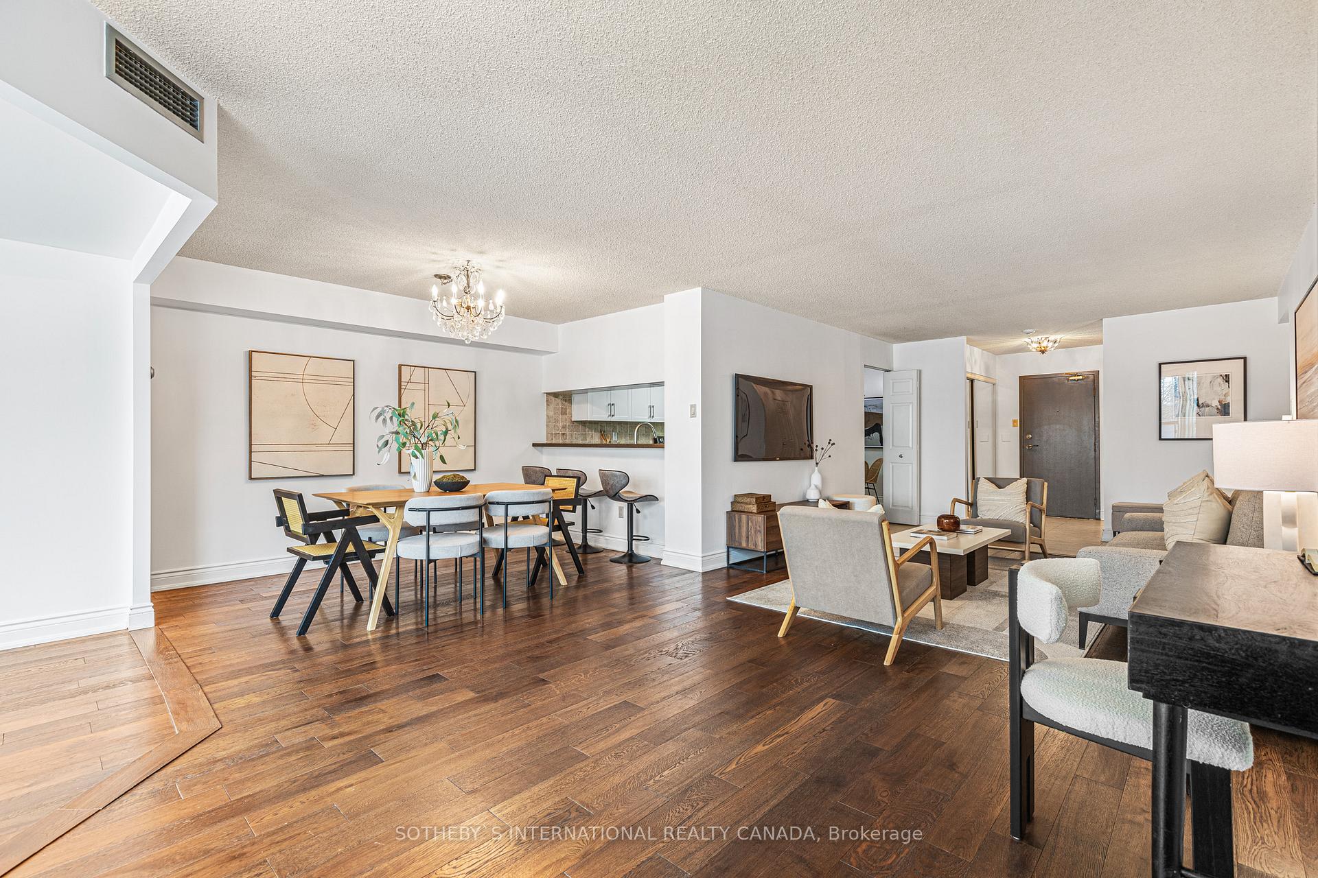 Photo 4 of Unit 215, 7905 Bayview Avenue, Markham, Aileen-Willowbrook — HOMEH