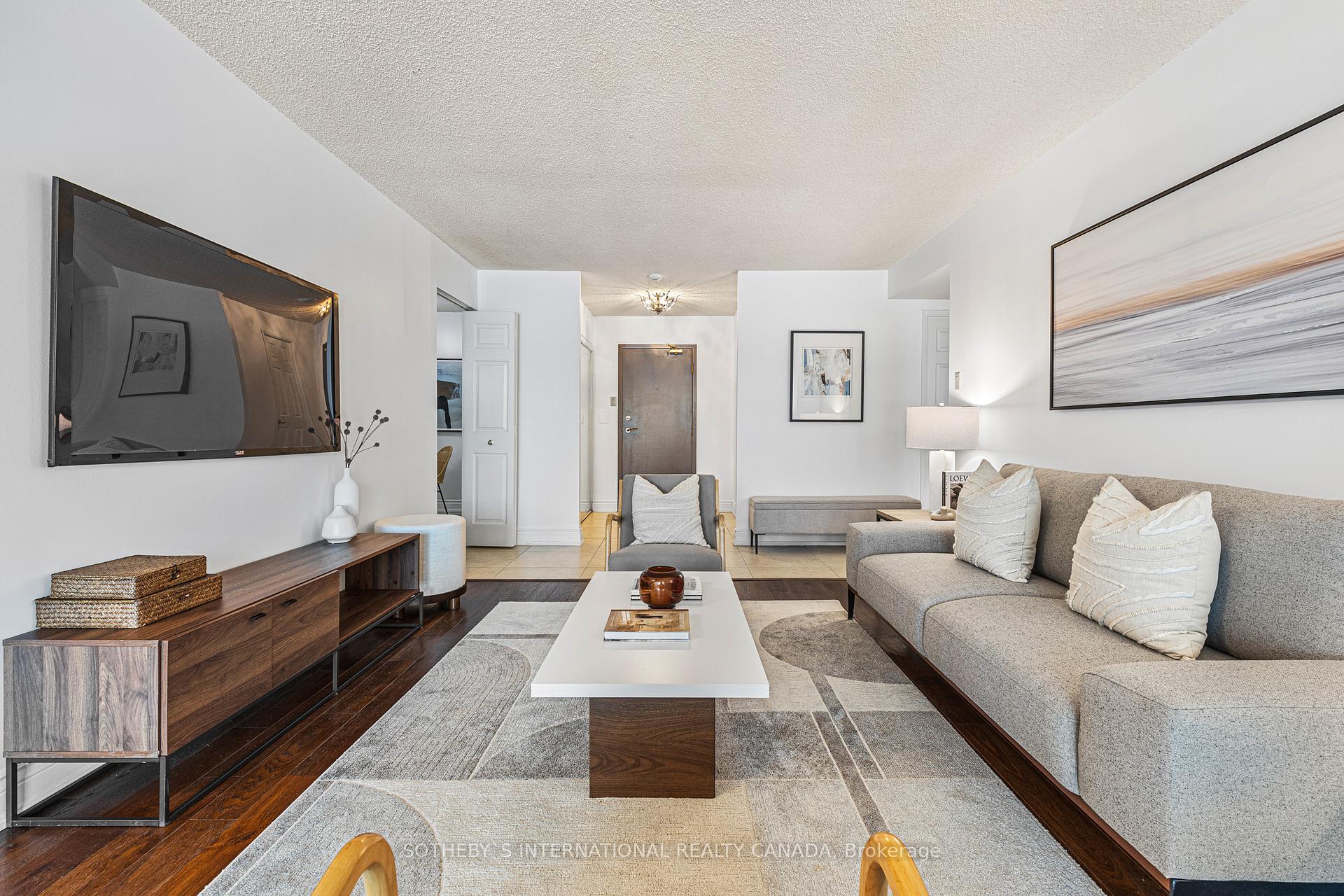 Photo 6 of Unit 215, 7905 Bayview Avenue, Markham, Aileen-Willowbrook — HOMEH
