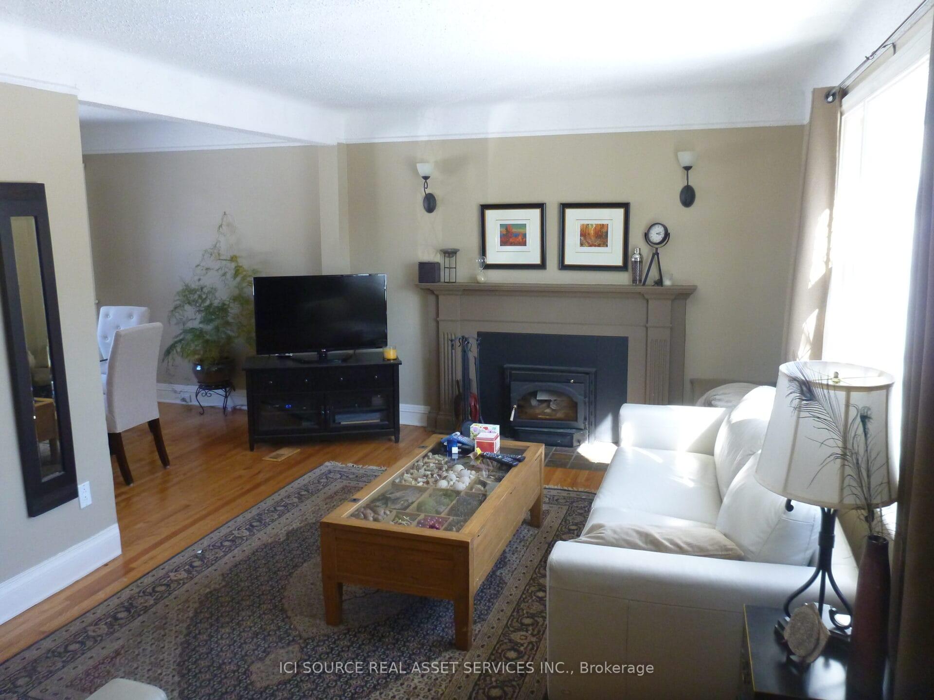 Photo 2 of 40 Marlowe Crescent, Ottawa, Ottawa East — HOMEH