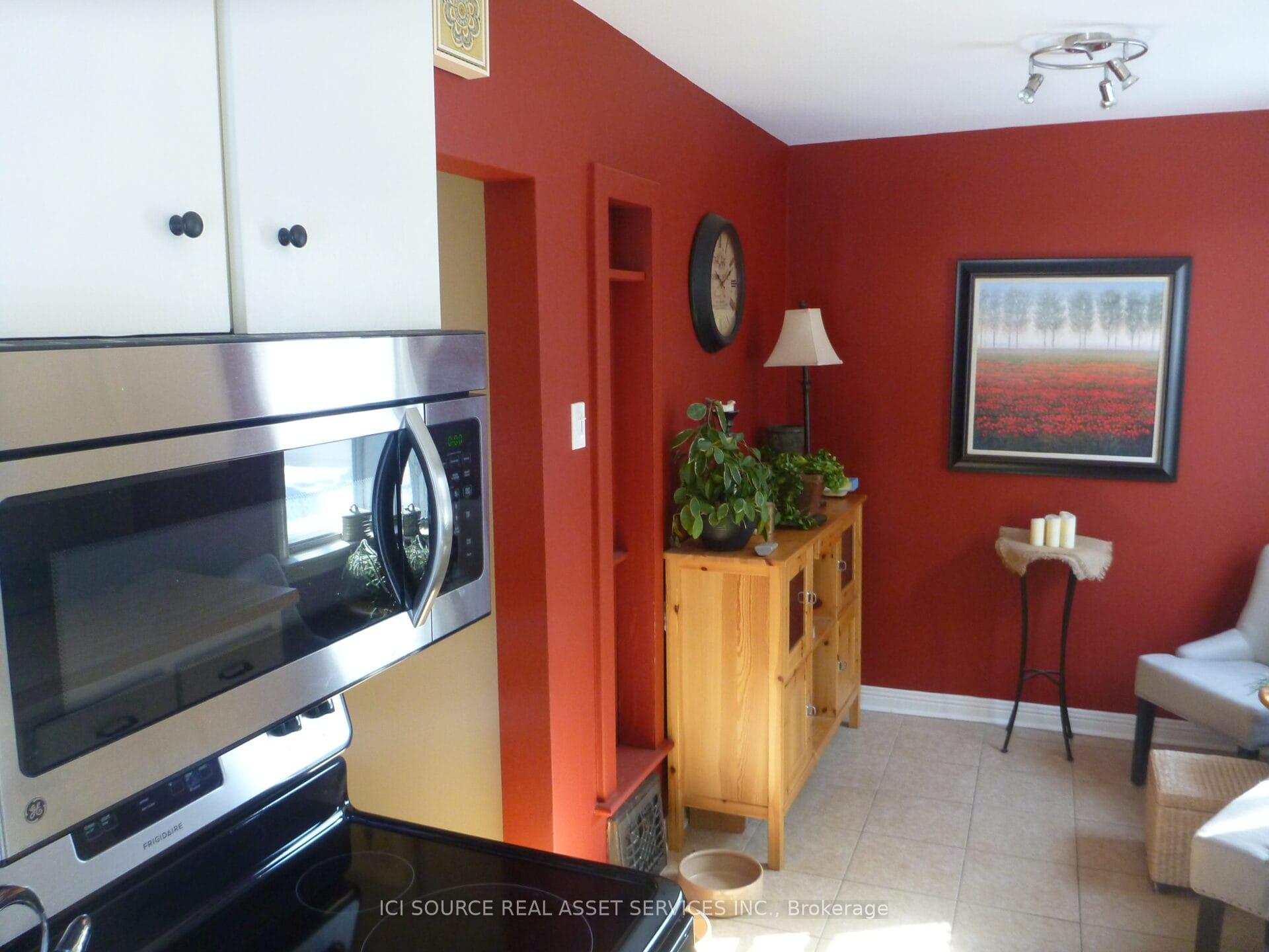 Photo 8 of 40 Marlowe Crescent, Ottawa, Ottawa East — HOMEH
