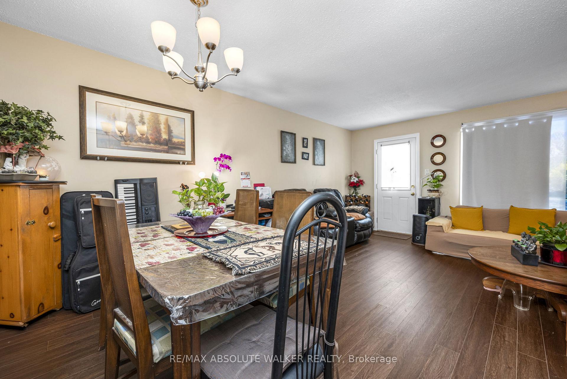 Photo 6 of 25A Sonnet Crescent, Ottawa, Westcliffe Estates — HOMEH