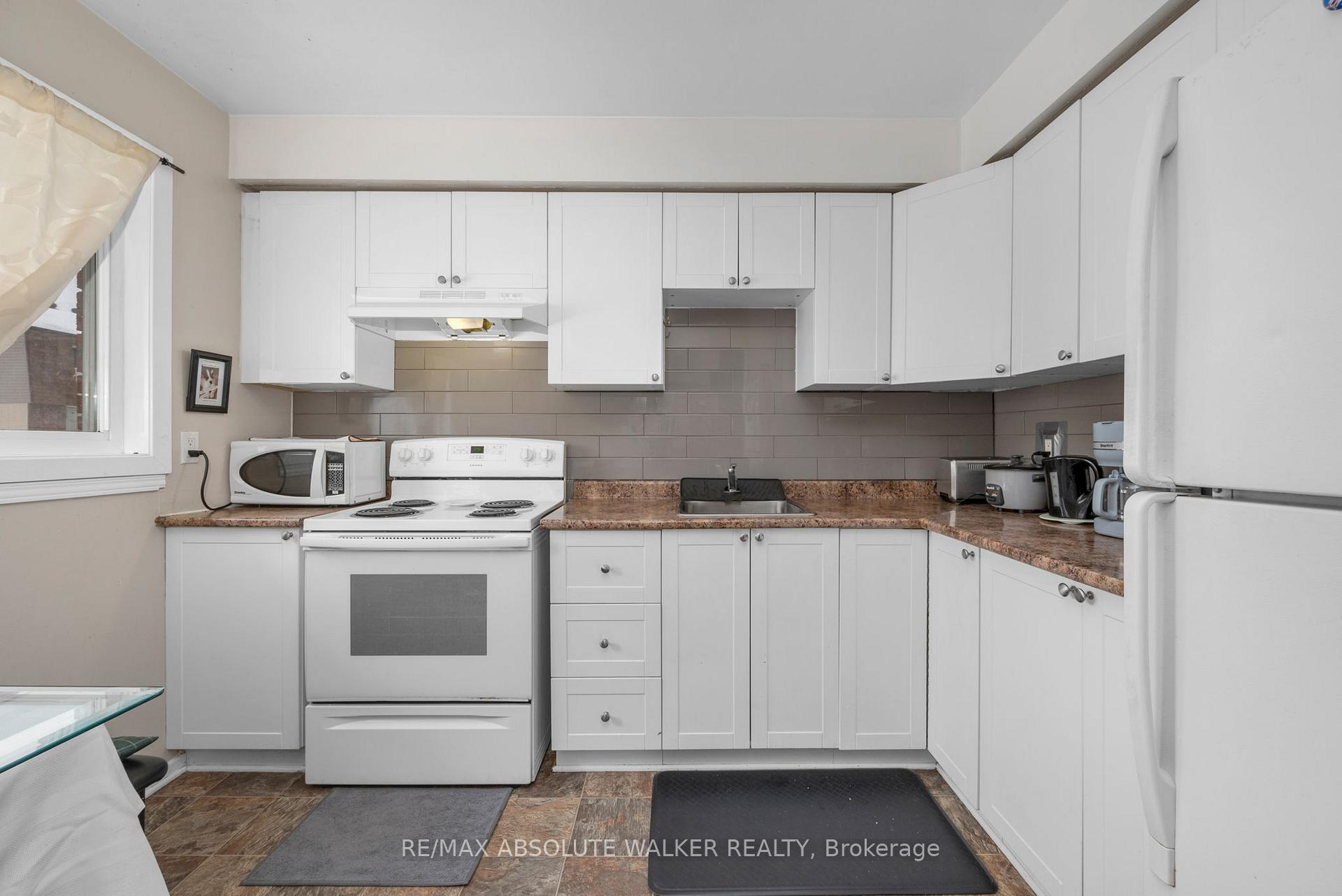 Photo 8 of 25A Sonnet Crescent, Ottawa, Westcliffe Estates — HOMEH
