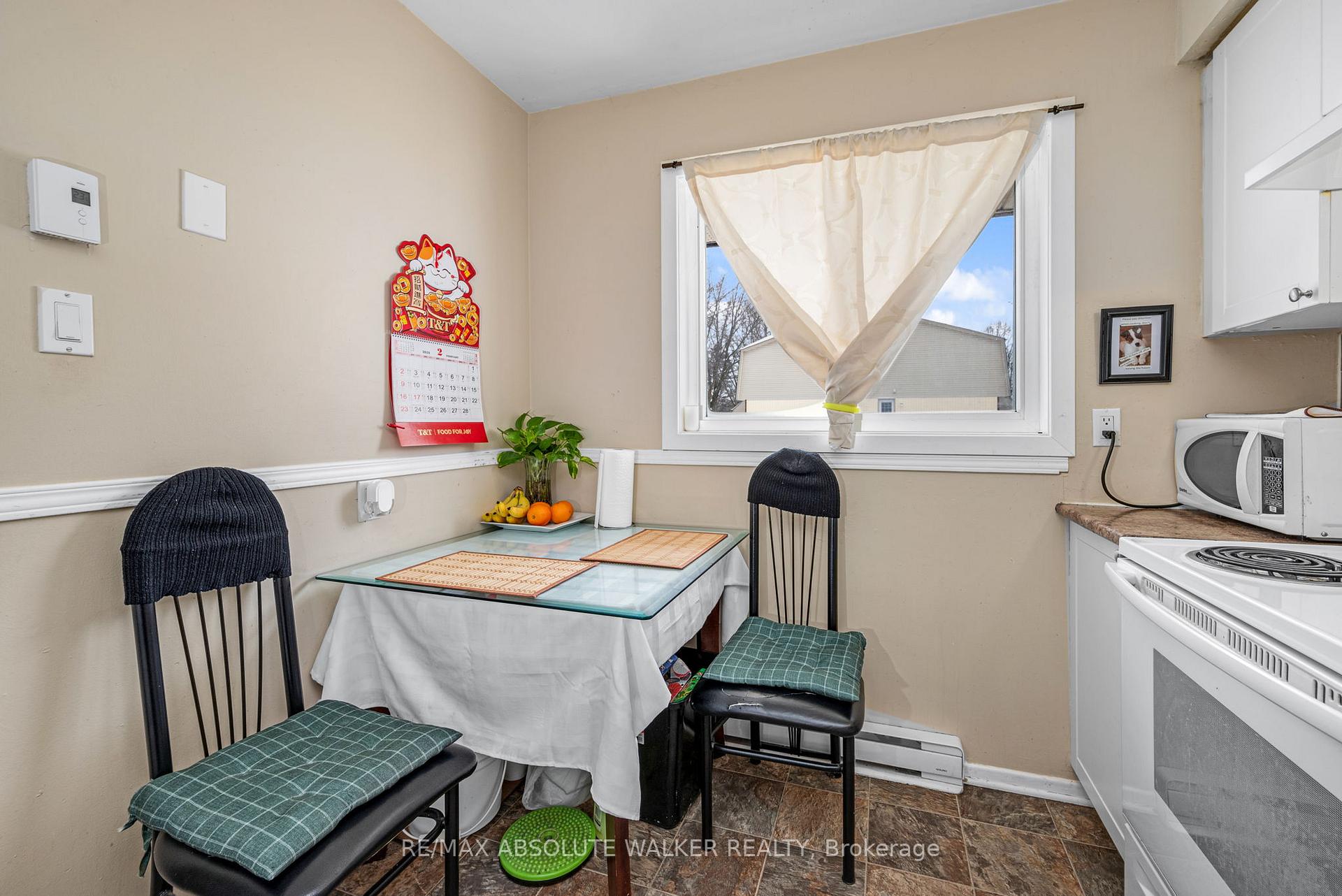 Photo 9 of 25A Sonnet Crescent, Ottawa, Westcliffe Estates — HOMEH