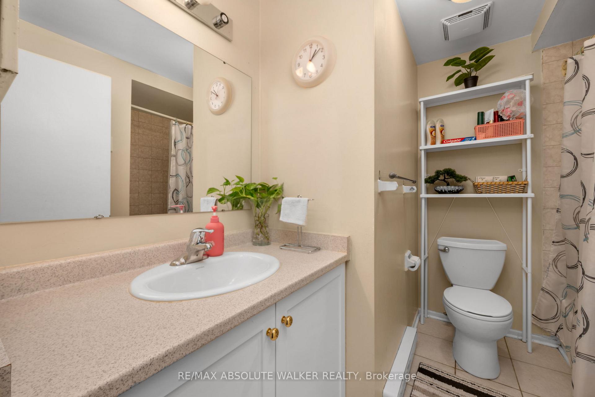 Photo 15 of 25A Sonnet Crescent, Ottawa, Westcliffe Estates — HOMEH