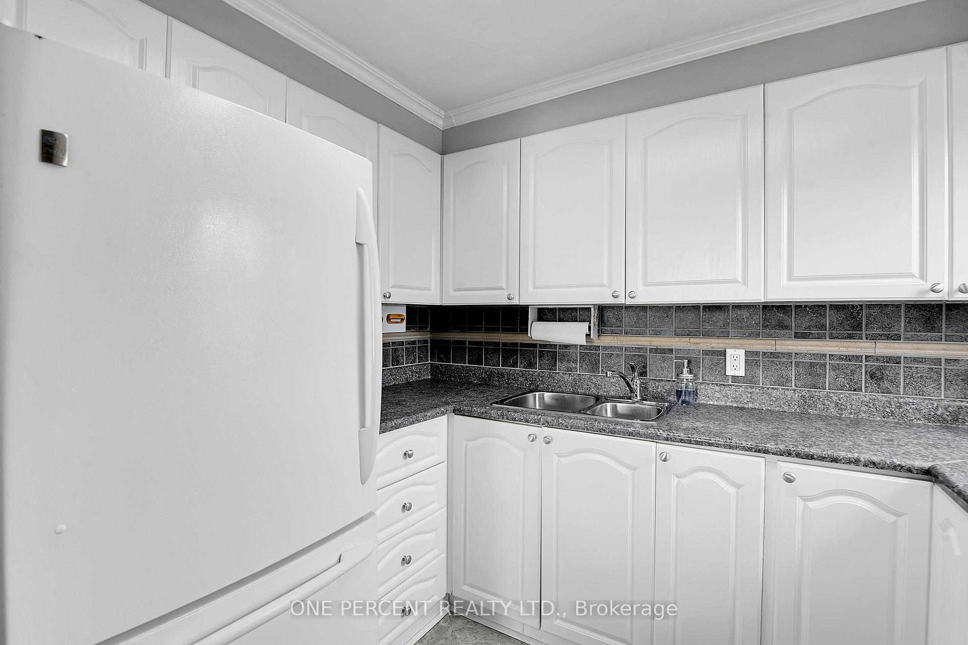 Photo 16 of Unit 204, 1440 Heron Road, Ottawa, Heron Gate — HOMEH