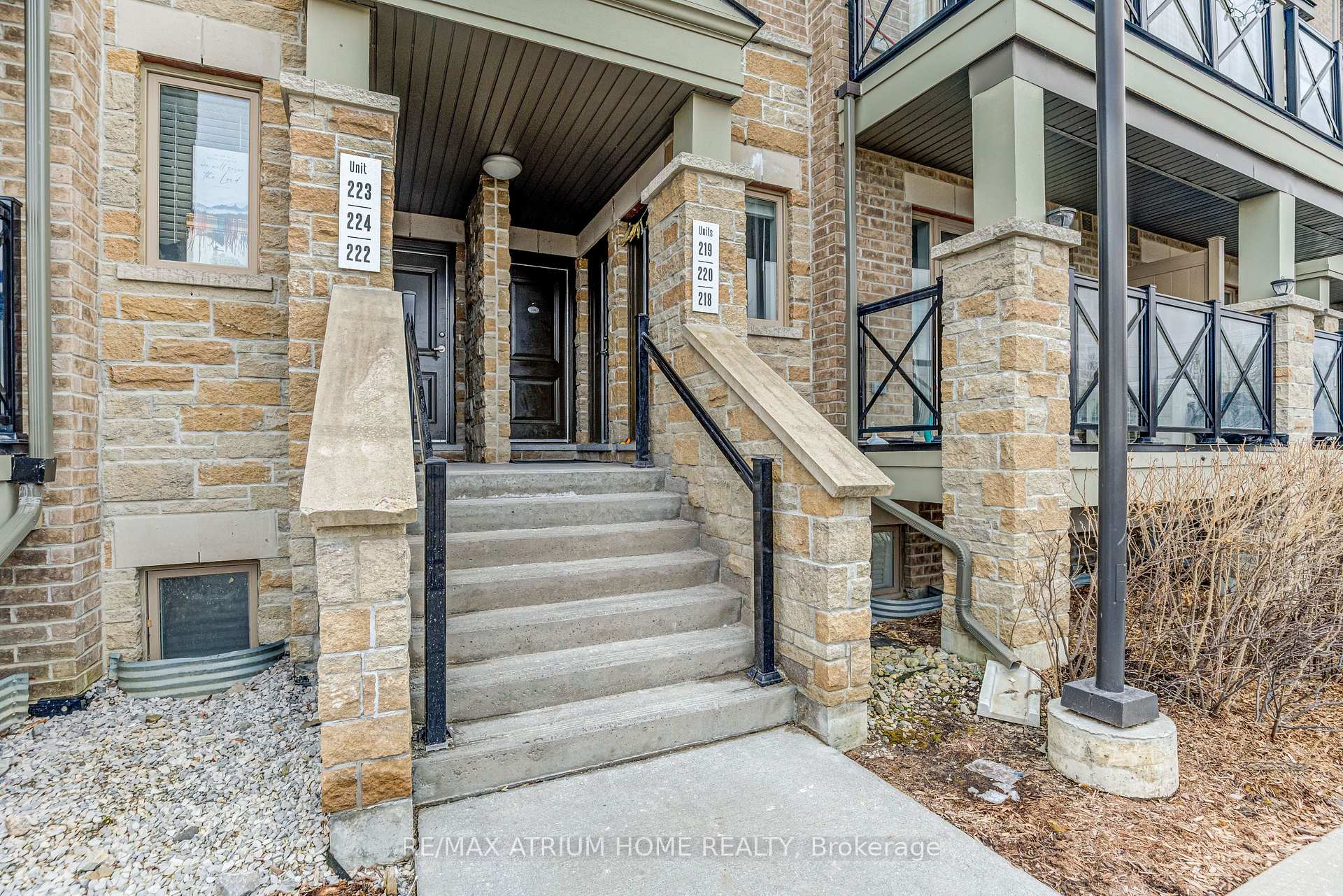 Photo 3 of Unit 220, 10 Dunsheath Way, Markham, Cornell — HOMEH
