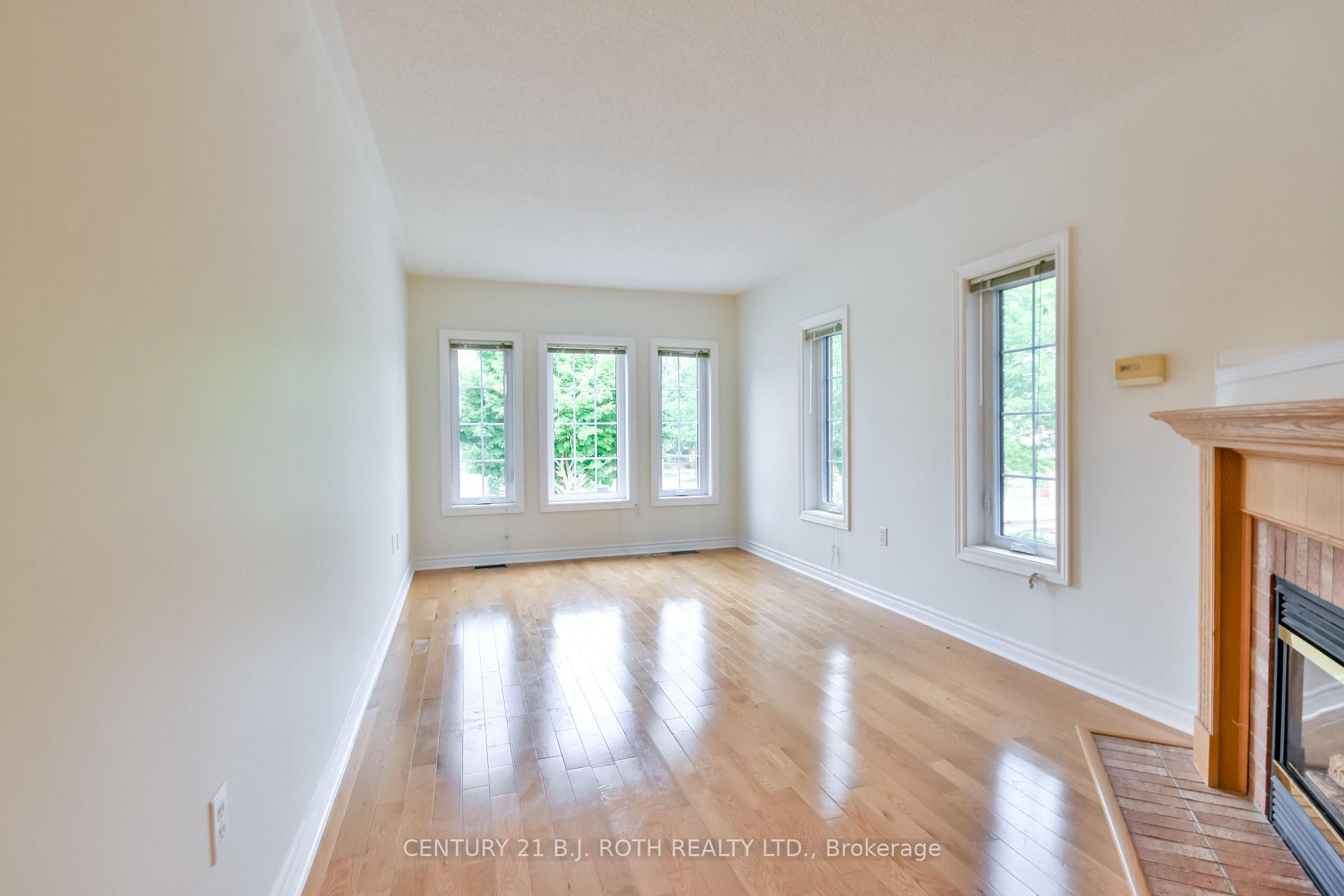 Photo 11 of 1 Kelly Place, Barrie, Allandale — HOMEH