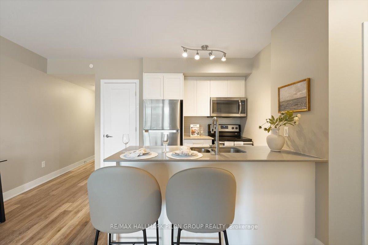 Photo 4 of Unit 204, 411 Mackay Street, Ottawa, Lindenlea — HOMEH