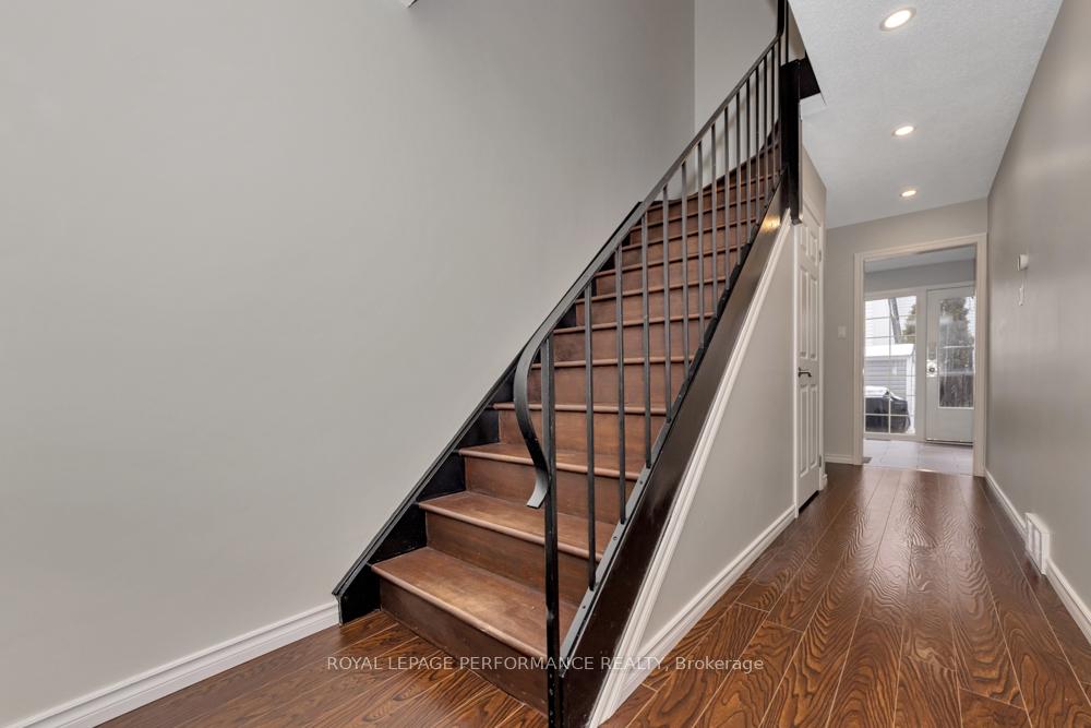Photo 5 of Unit 4, 2300 Ogilvie Road, Ottawa, Beaconwood — HOMEH