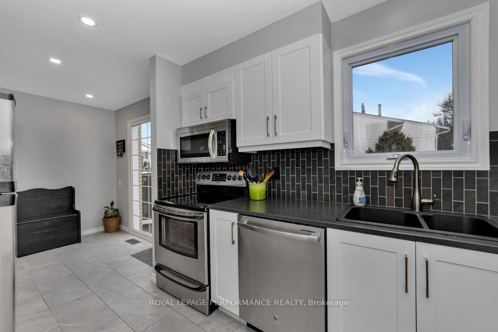 Photo 13 of Unit 4, 2300 Ogilvie Road, Ottawa, Beaconwood — HOMEH