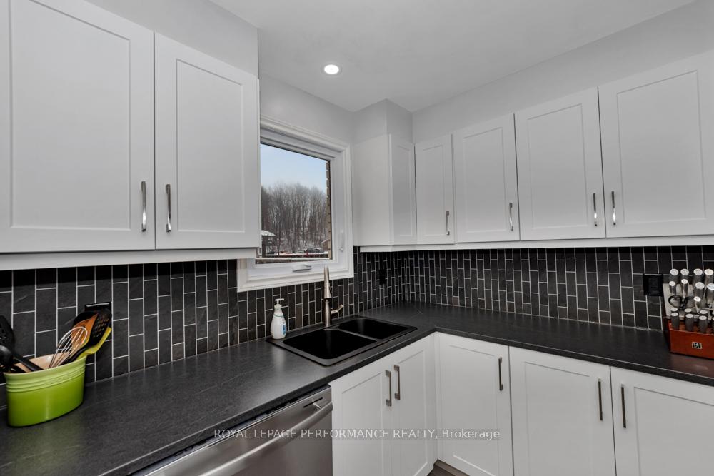 Photo 14 of Unit 4, 2300 Ogilvie Road, Ottawa, Beaconwood — HOMEH