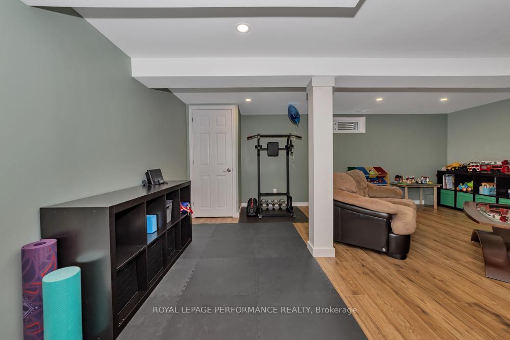 Photo 29 of Unit 4, 2300 Ogilvie Road, Ottawa, Beaconwood — HOMEH