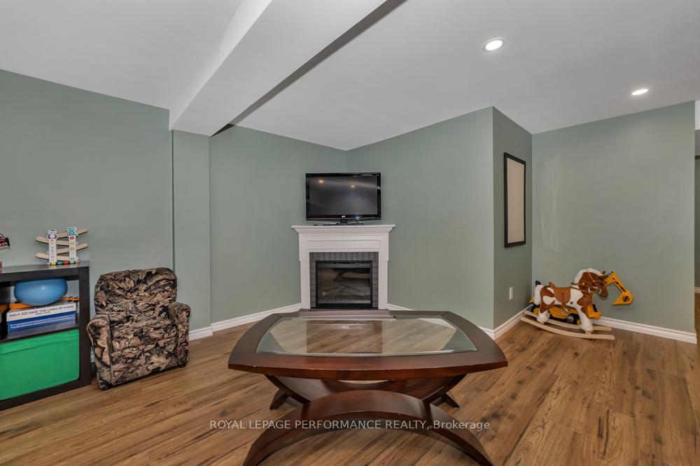 Photo 31 of Unit 4, 2300 Ogilvie Road, Ottawa, Beaconwood — HOMEH