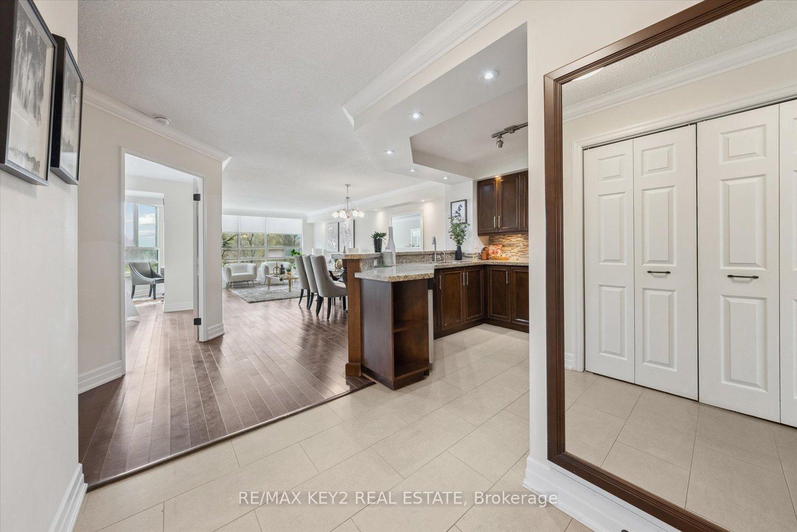 Photo 4 of Unit 305, 7805 Bayview Avenue, Markham, Aileen-Willowbrook — HOMEH