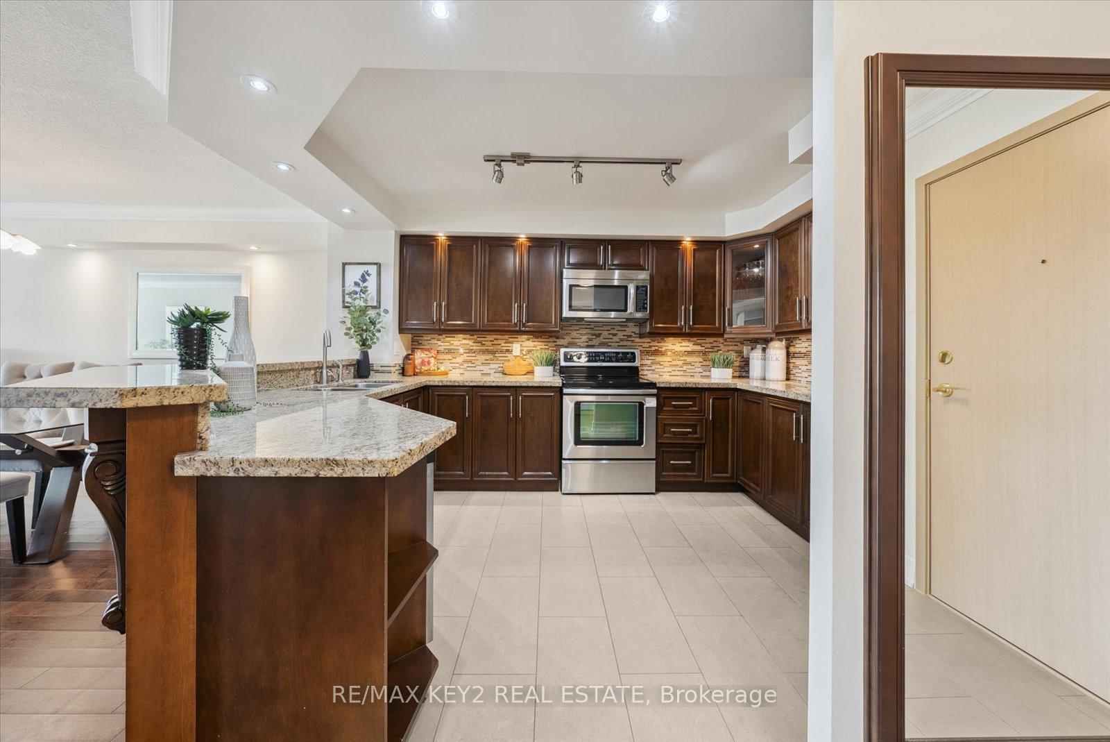 Photo 5 of Unit 305, 7805 Bayview Avenue, Markham, Aileen-Willowbrook — HOMEH