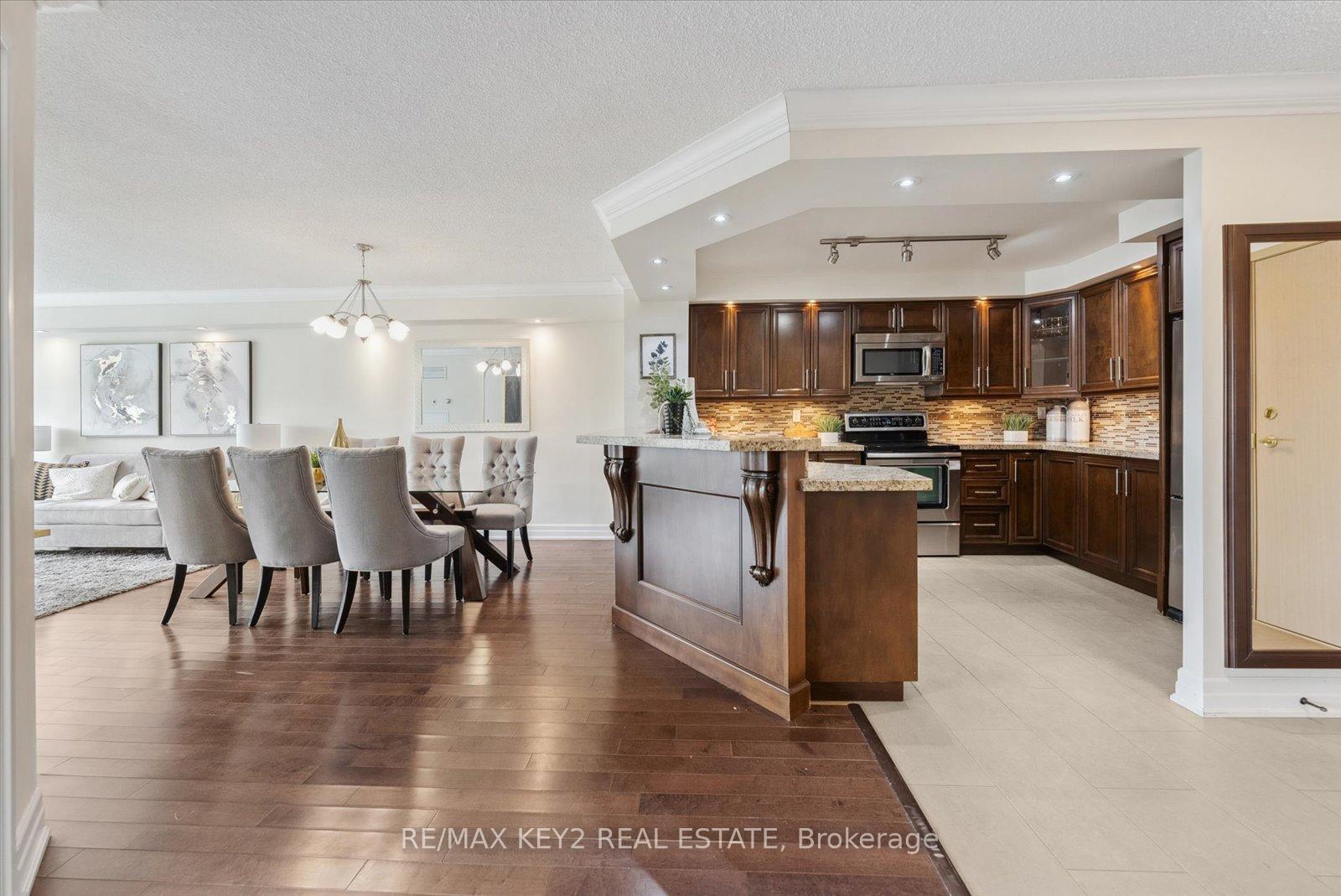 Photo 8 of Unit 305, 7805 Bayview Avenue, Markham, Aileen-Willowbrook — HOMEH