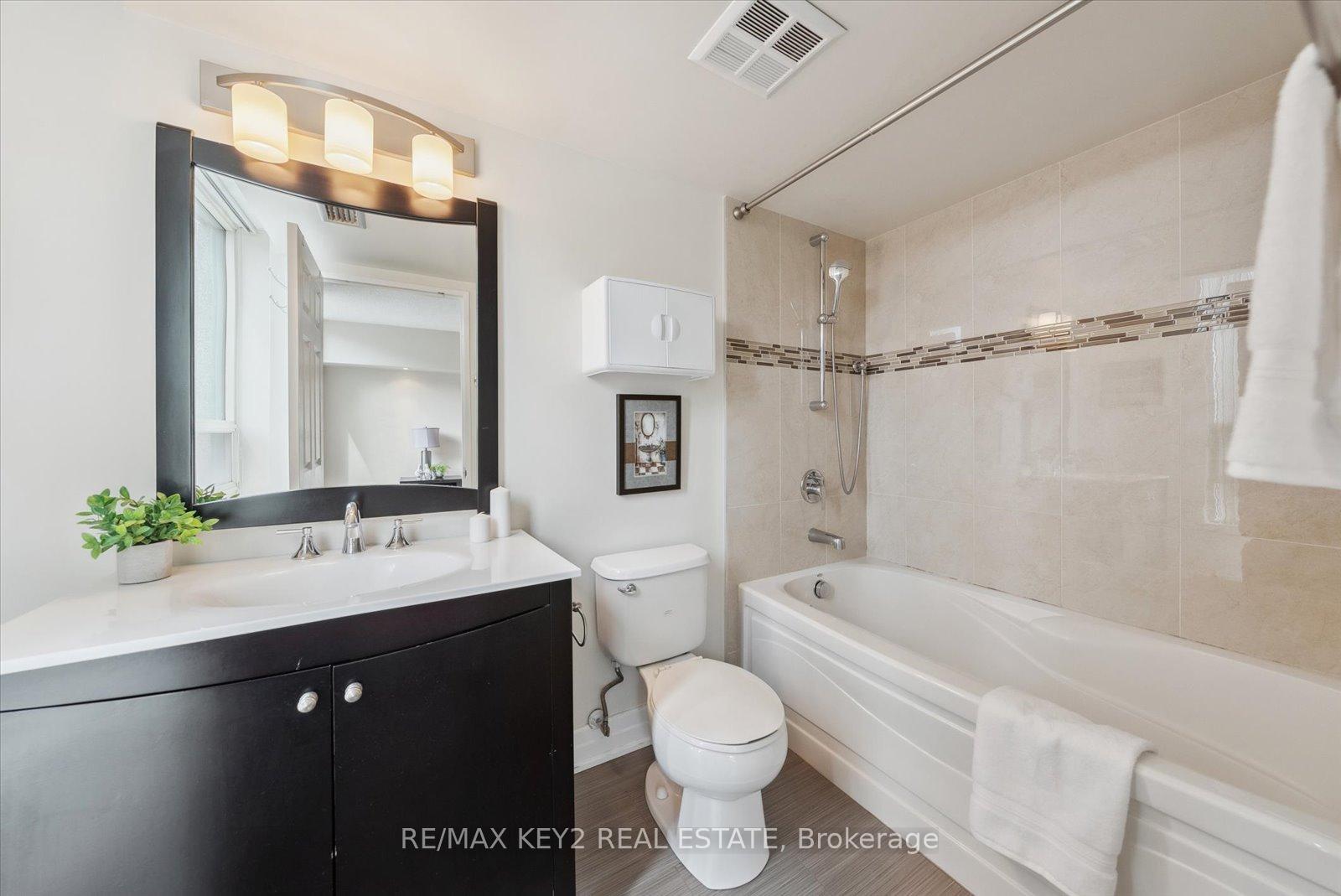 Photo 17 of Unit 305, 7805 Bayview Avenue, Markham, Aileen-Willowbrook — HOMEH