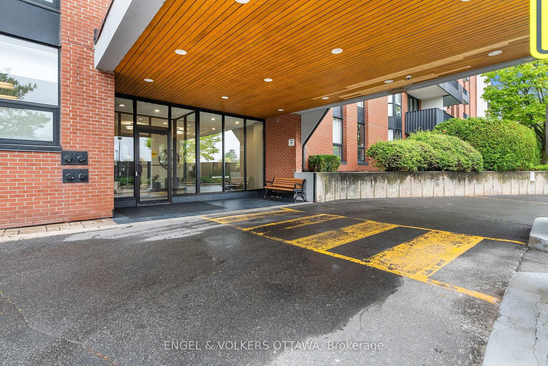 Photo 3 of Unit 1006, 2951 Riverside Drive, Ottawa, Mooneys Bay/Riverside Park — HOMEH