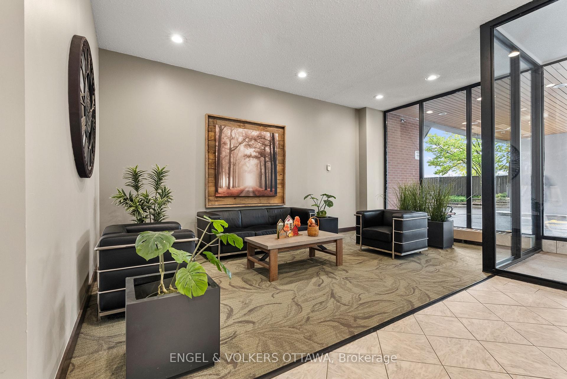 Photo 4 of Unit 1006, 2951 Riverside Drive, Ottawa, Mooneys Bay/Riverside Park — HOMEH