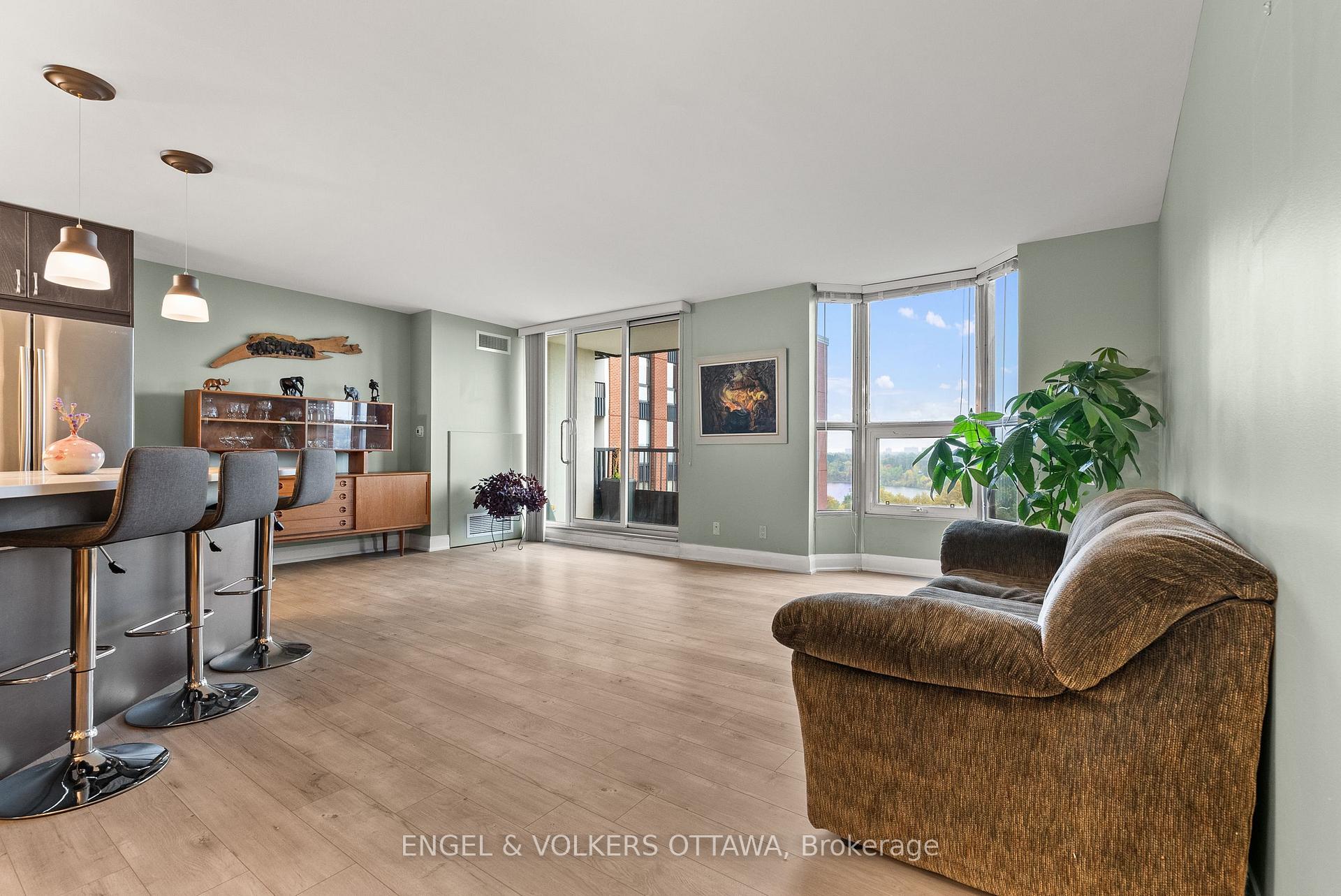 Photo 8 of Unit 1006, 2951 Riverside Drive, Ottawa, Mooneys Bay/Riverside Park — HOMEH