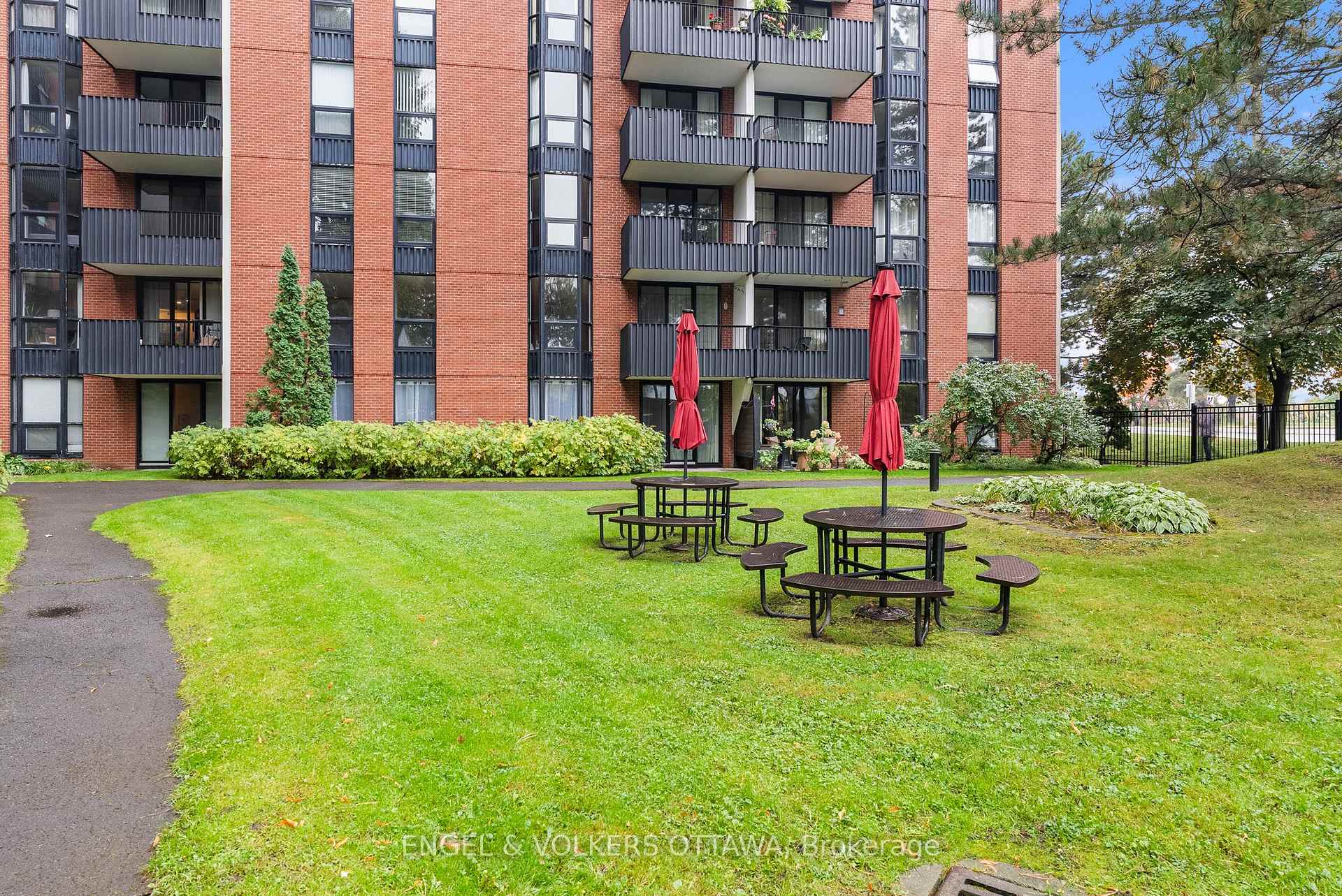 Photo 39 of Unit 1006, 2951 Riverside Drive, Ottawa, Mooneys Bay/Riverside Park — HOMEH