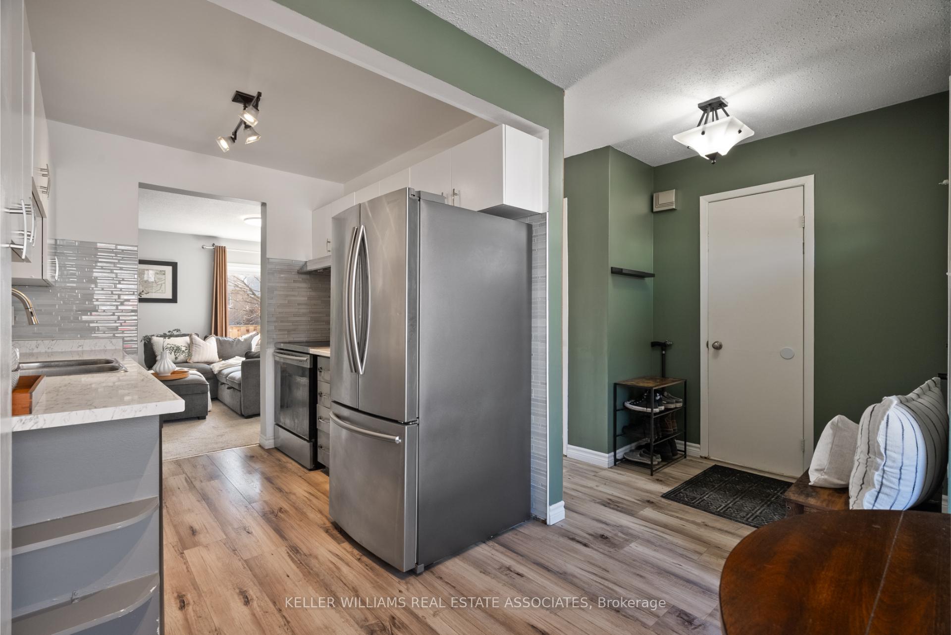 Photo 4 of Unit 11, 80 Ferman Drive, Guelph, Willow West/Sugarbush/West Acres — HOMEH