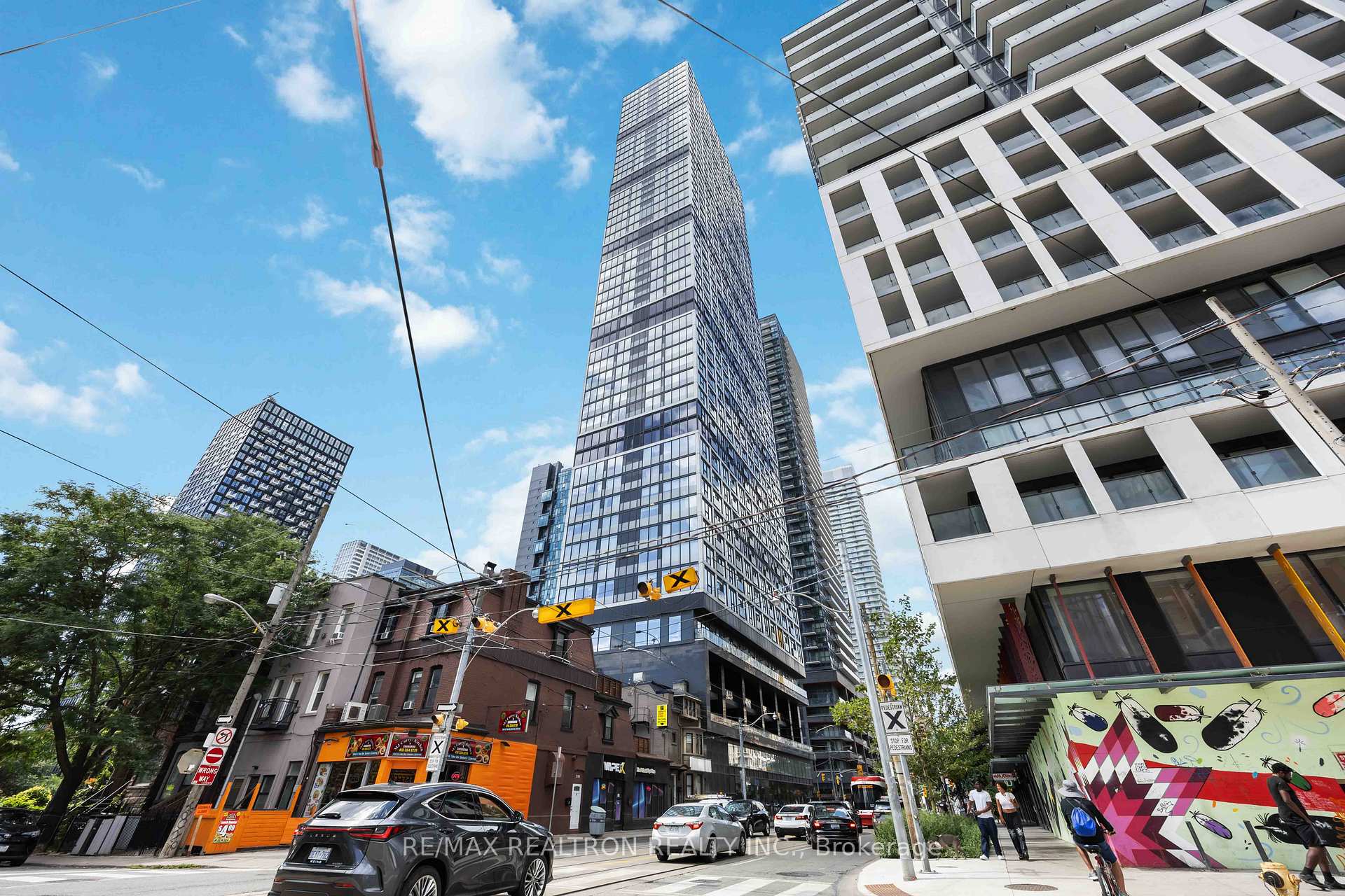 Front of Unit 1207, 181 Dundas Street E