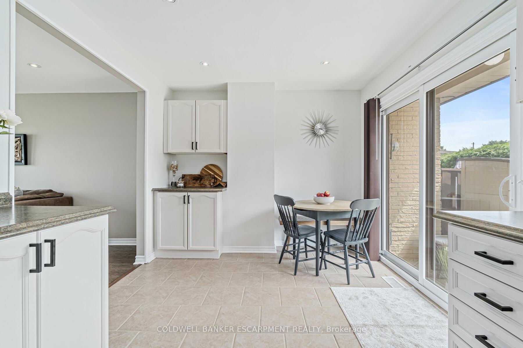 Photo 16 of Unit 27, 20 Mountainview Road S, Halton Hills, Georgetown — HOMEH