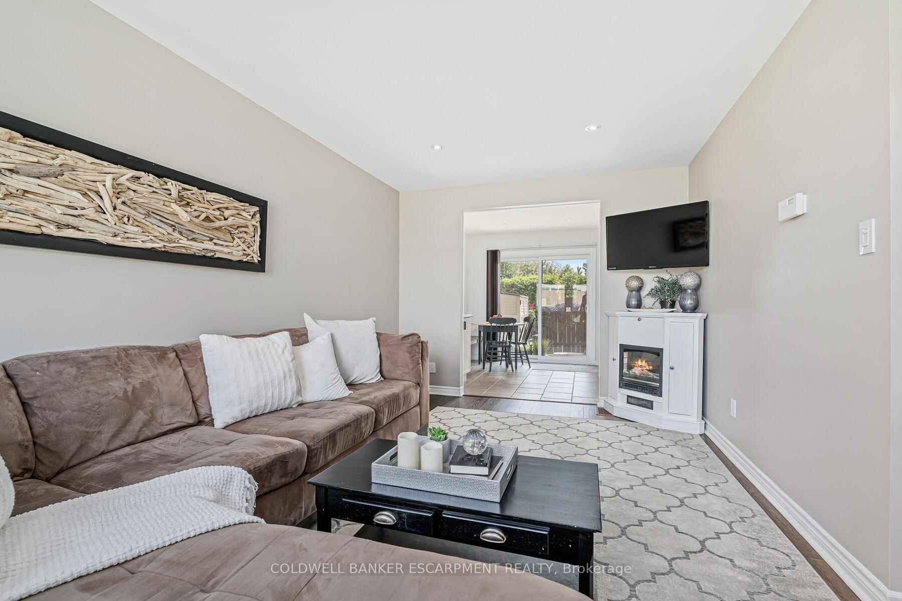 Photo 9 of Unit 27, 20 Mountainview Road S, Halton Hills, Georgetown — HOMEH