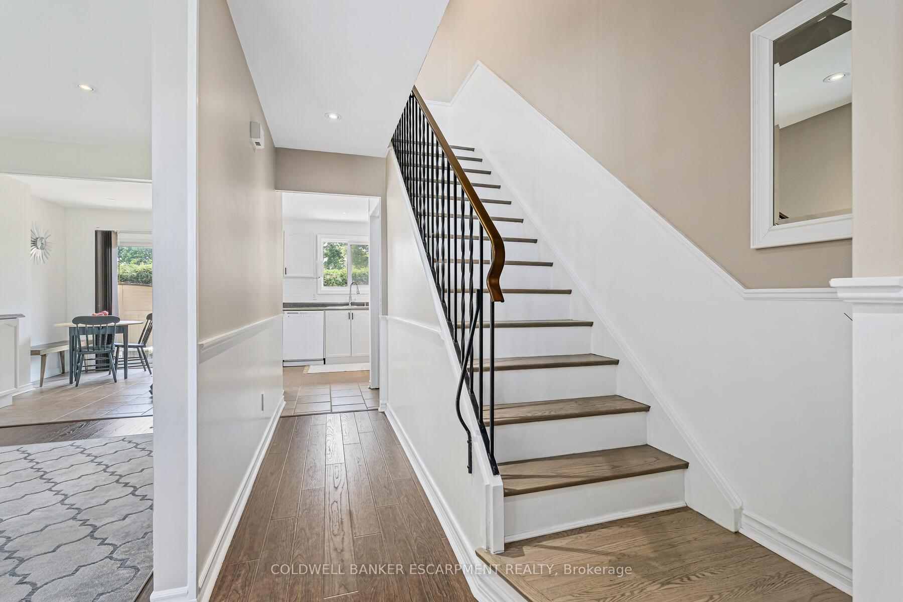 Photo 11 of Unit 27, 20 Mountainview Road S, Halton Hills, Georgetown — HOMEH