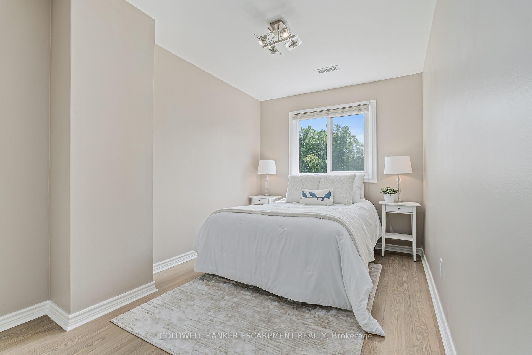 Photo 34 of Unit 27, 20 Mountainview Road S, Halton Hills, Georgetown — HOMEH