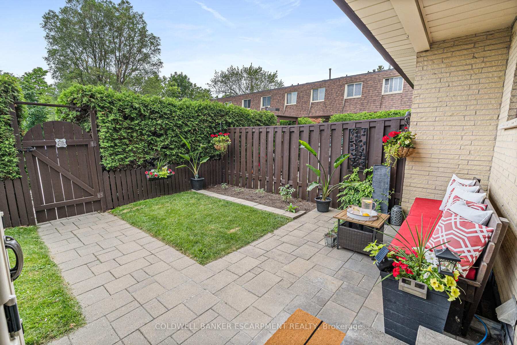 Photo 23 of Unit 27, 20 Mountainview Road S, Halton Hills, Georgetown — HOMEH