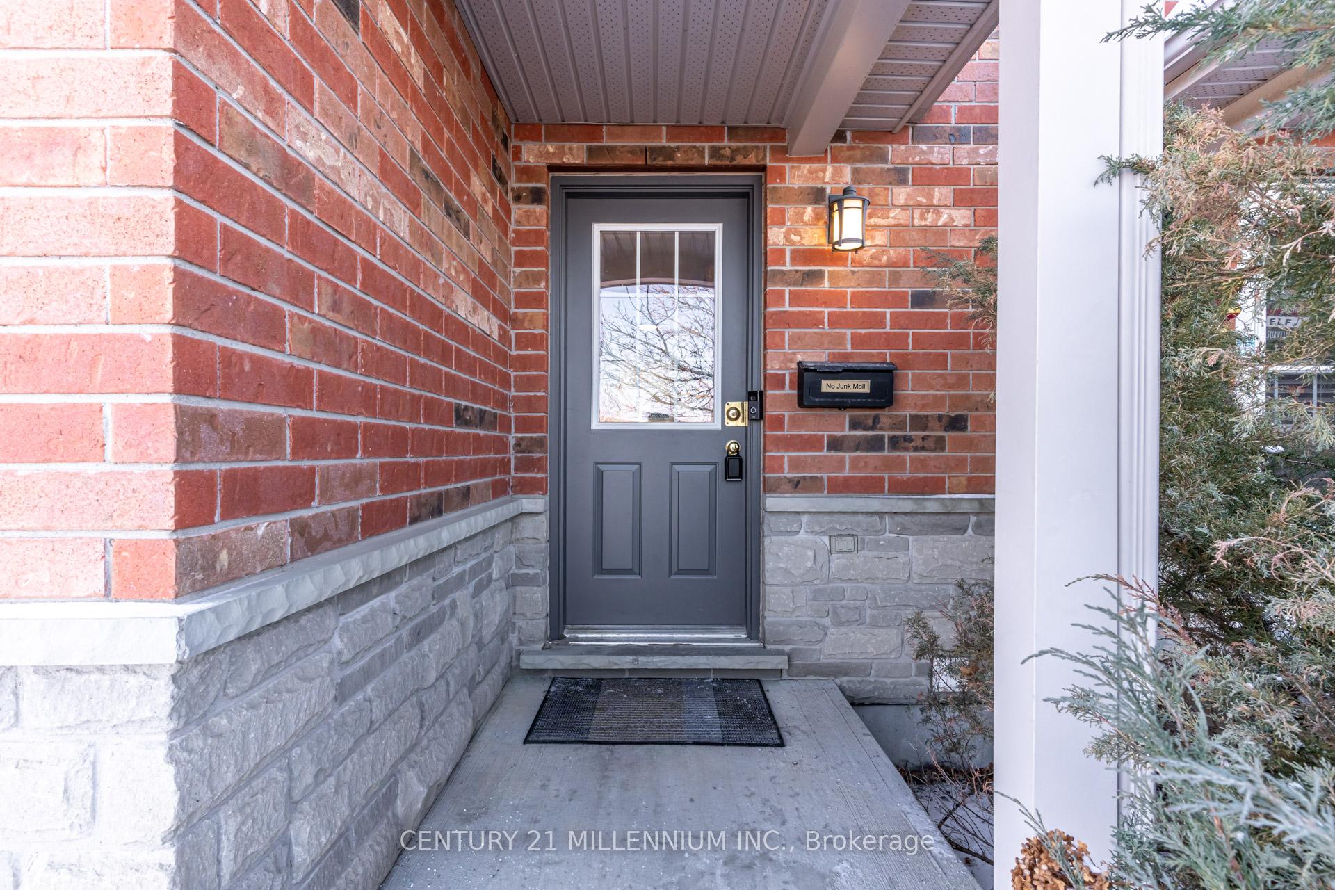 Photo 4 of Unit 32, 124 Gosling Gardens, Guelph, Clairfields/Hanlon Business Park — HOMEH