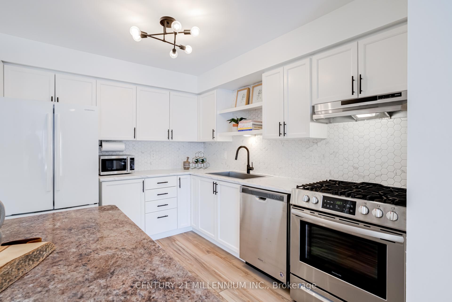 Photo 7 of Unit 32, 124 Gosling Gardens, Guelph, Clairfields/Hanlon Business Park — HOMEH