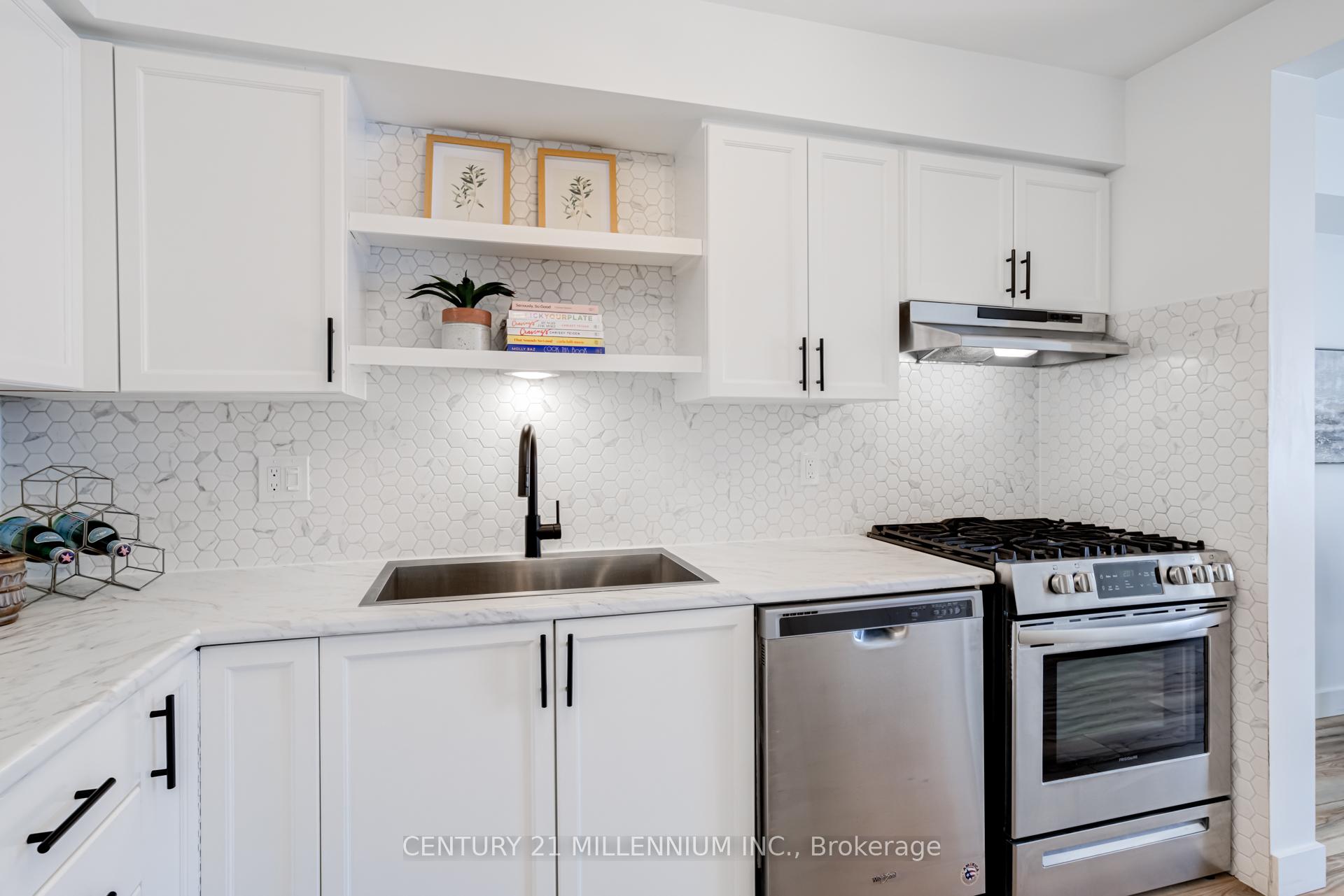 Photo 8 of Unit 32, 124 Gosling Gardens, Guelph, Clairfields/Hanlon Business Park — HOMEH