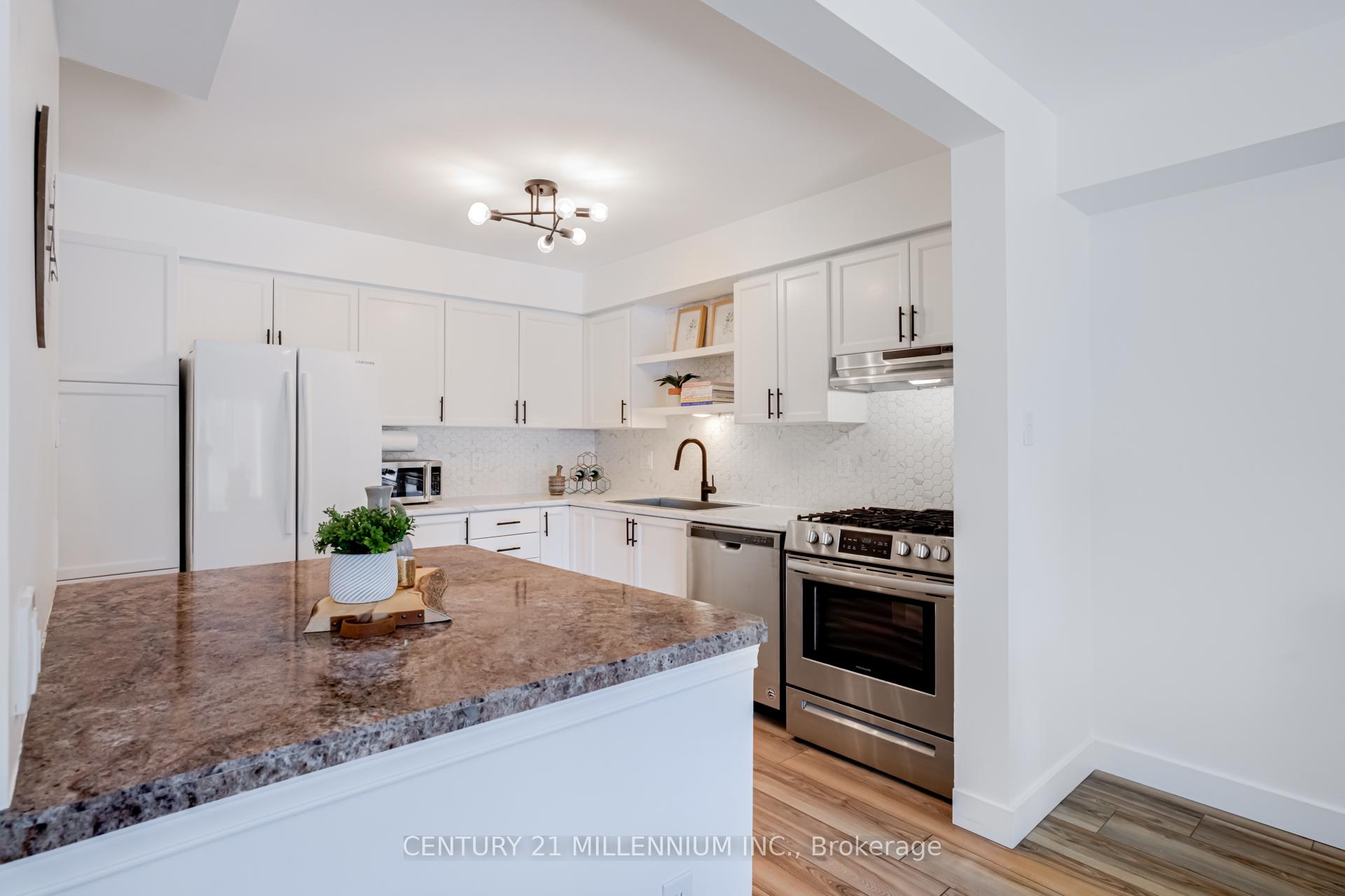Photo 10 of Unit 32, 124 Gosling Gardens, Guelph, Clairfields/Hanlon Business Park — HOMEH