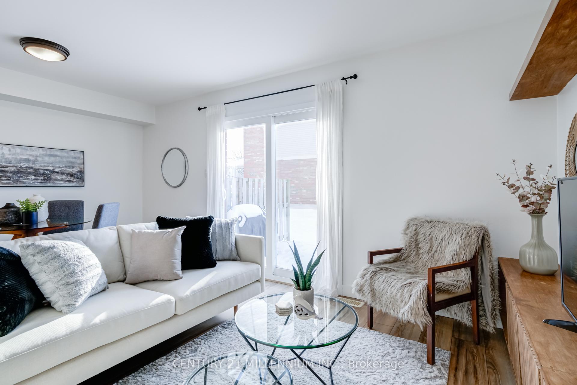 Photo 14 of Unit 32, 124 Gosling Gardens, Guelph, Clairfields/Hanlon Business Park — HOMEH