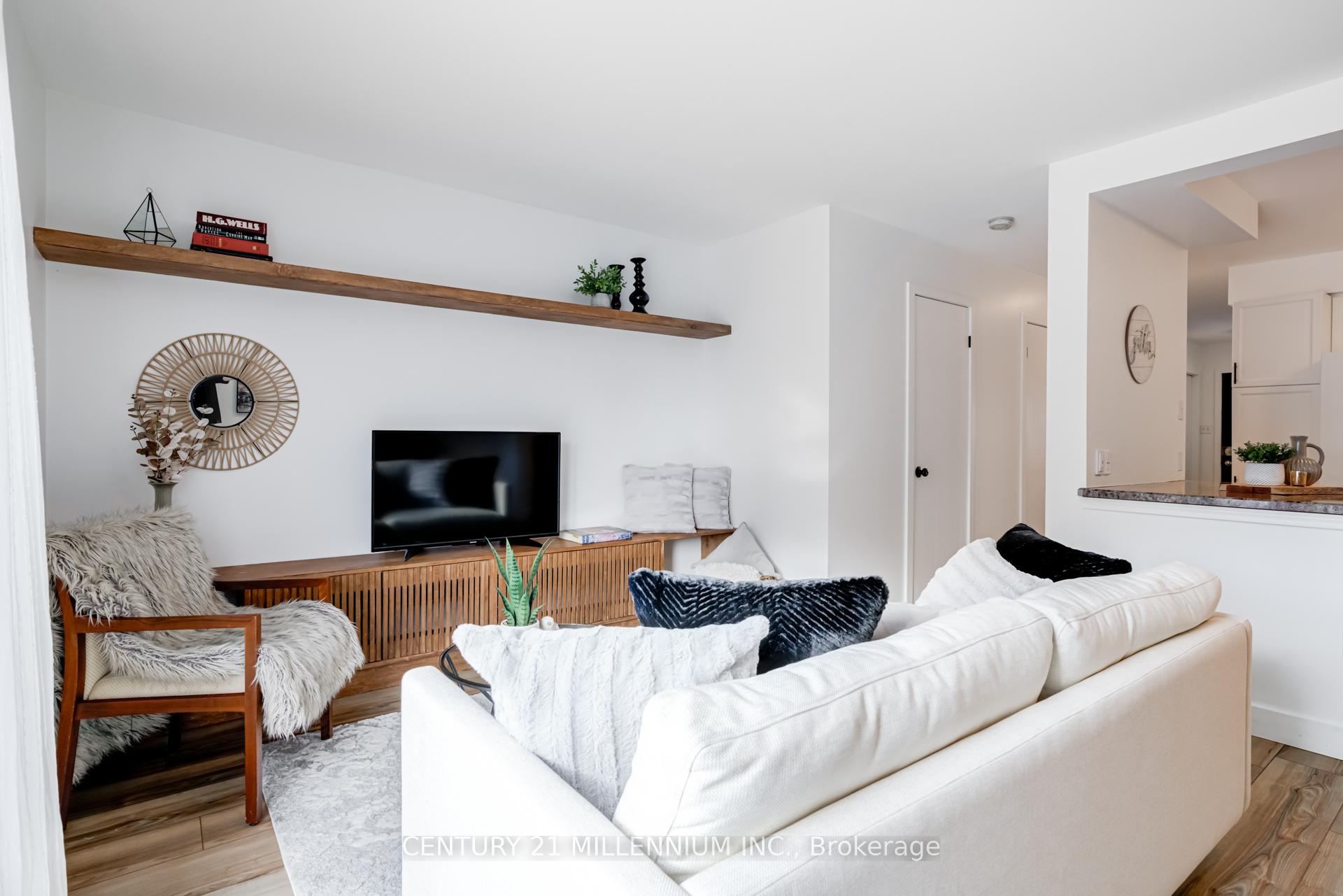 Photo 15 of Unit 32, 124 Gosling Gardens, Guelph, Clairfields/Hanlon Business Park — HOMEH