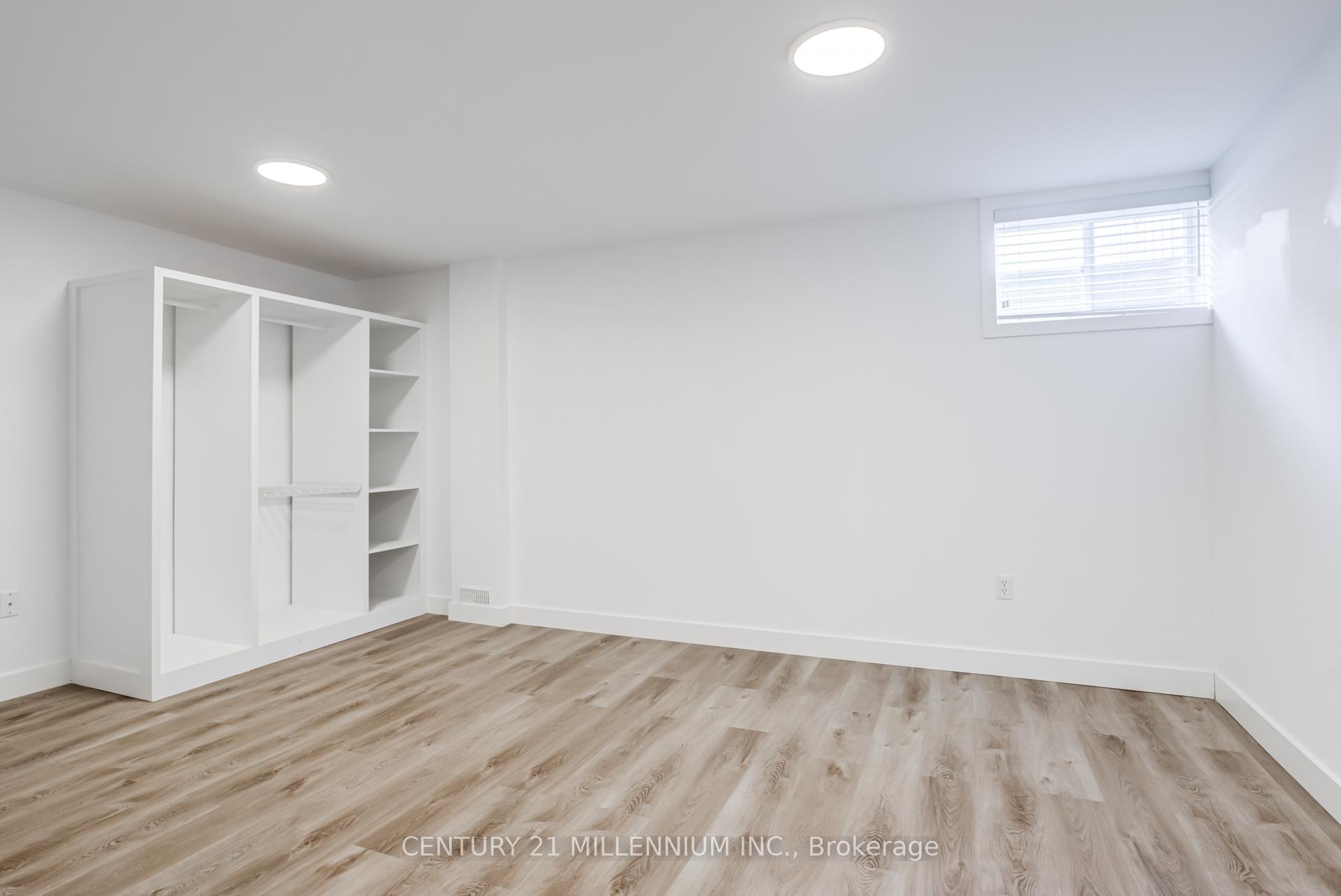 Photo 29 of Unit 32, 124 Gosling Gardens, Guelph, Clairfields/Hanlon Business Park — HOMEH