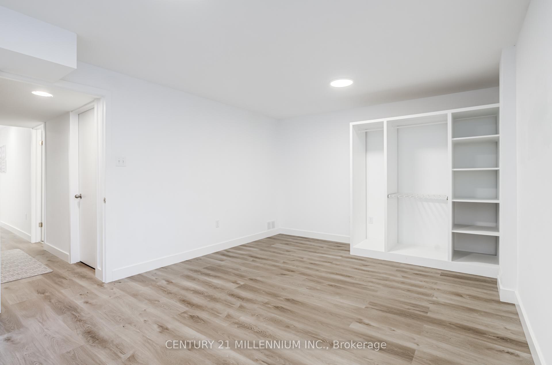 Photo 30 of Unit 32, 124 Gosling Gardens, Guelph, Clairfields/Hanlon Business Park — HOMEH