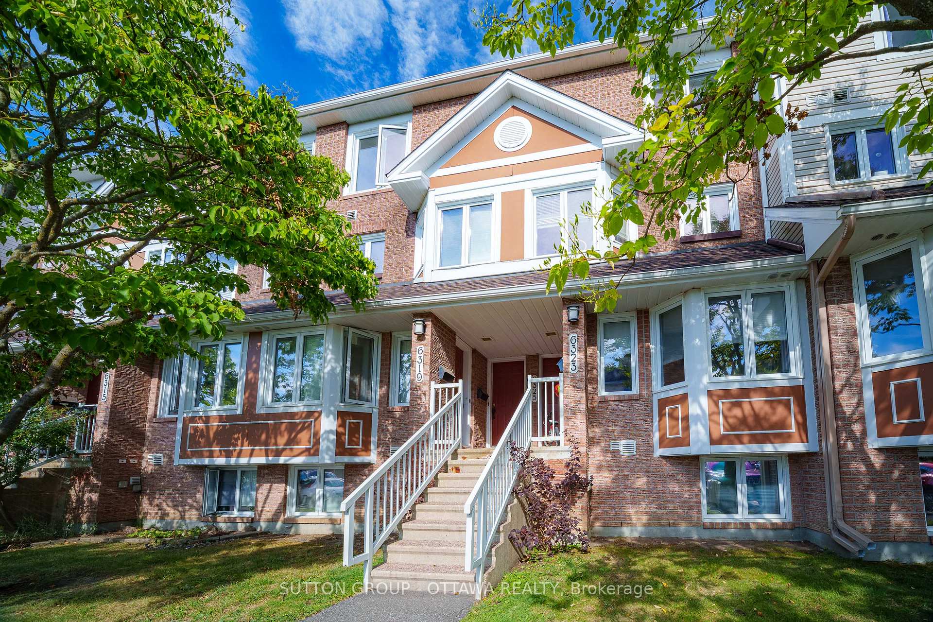 Photo 2 of 6325 Tealwood Place, Ottawa, Chapel Hill — HOMEH