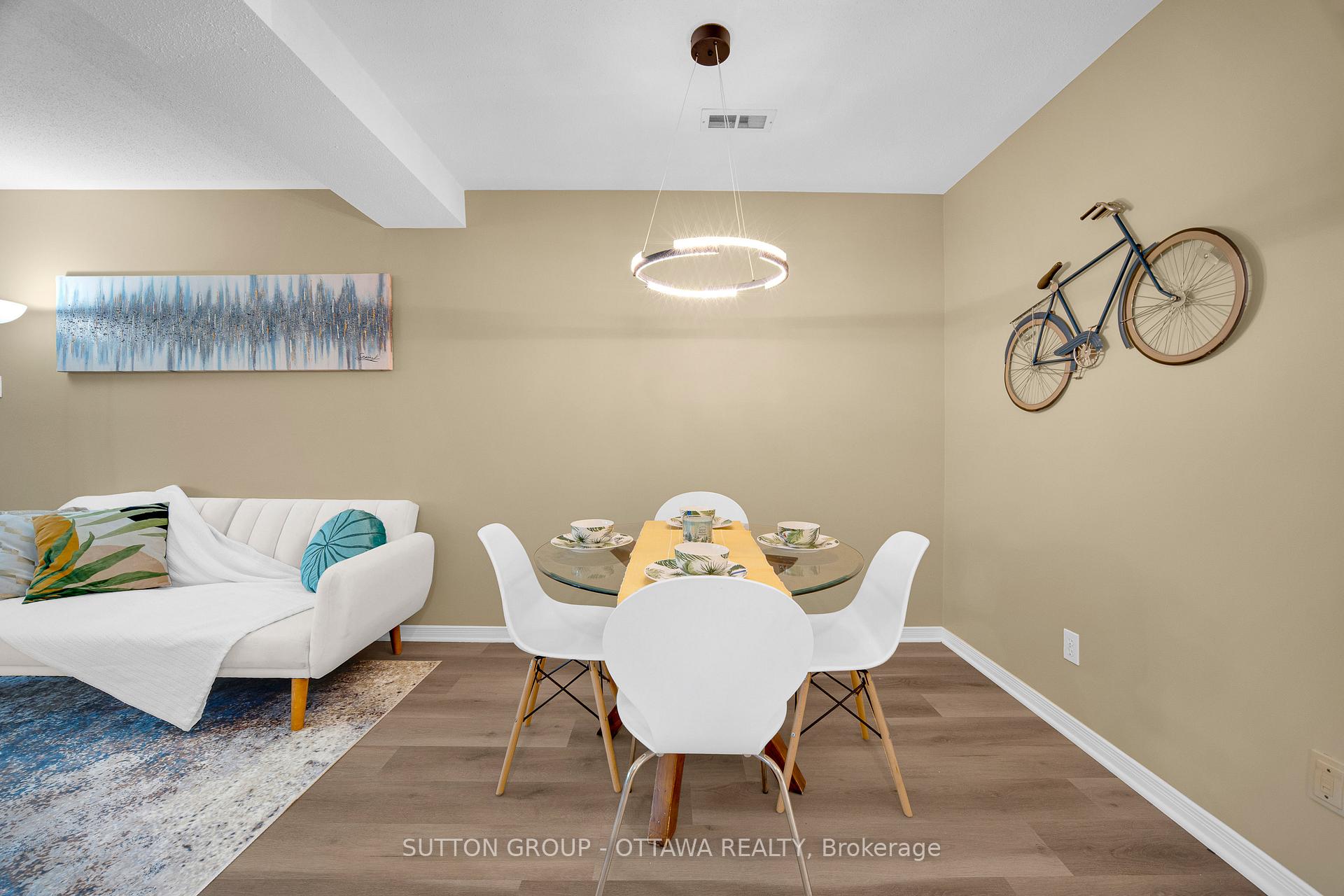 Photo 7 of 6325 Tealwood Place, Ottawa, Chapel Hill — HOMEH