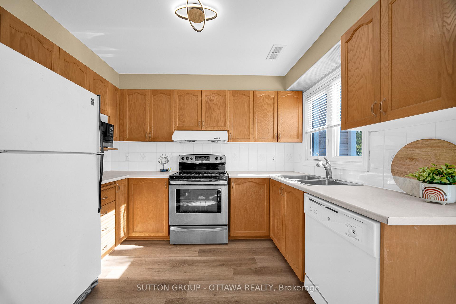 Photo 13 of 6325 Tealwood Place, Ottawa, Chapel Hill — HOMEH
