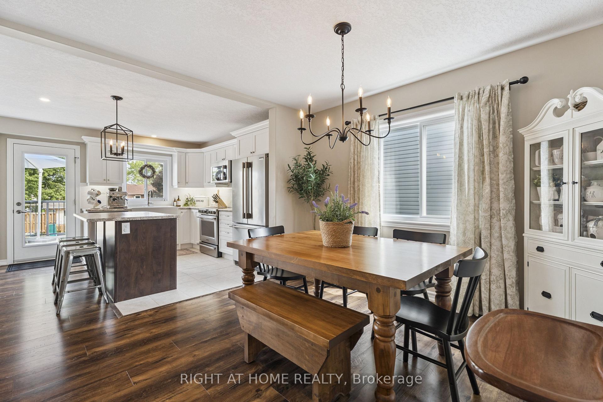 Photo 4 of 257 Quebec Street, Clearview, Stayner — HOMEH