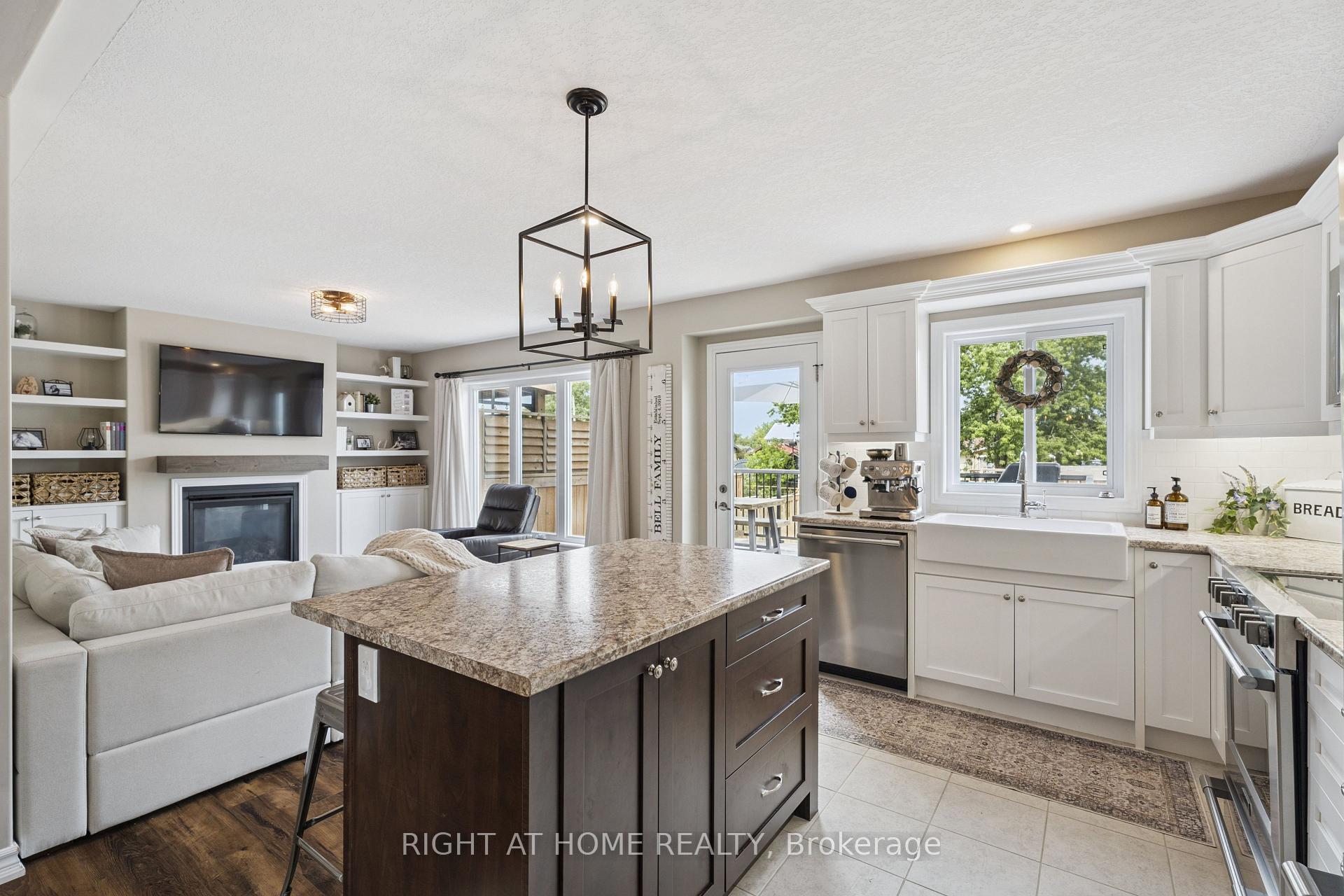 Photo 5 of 257 Quebec Street, Clearview, Stayner — HOMEH
