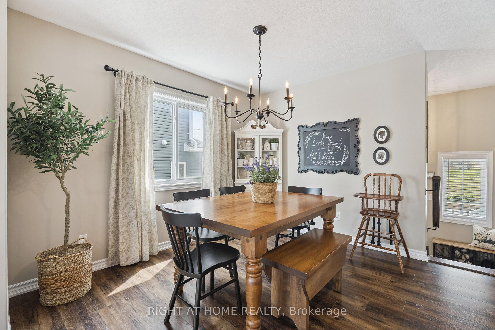 Photo 7 of 257 Quebec Street, Clearview, Stayner — HOMEH