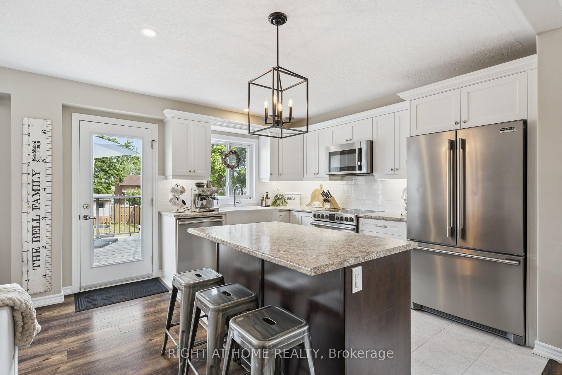 Photo 9 of 257 Quebec Street, Clearview, Stayner — HOMEH